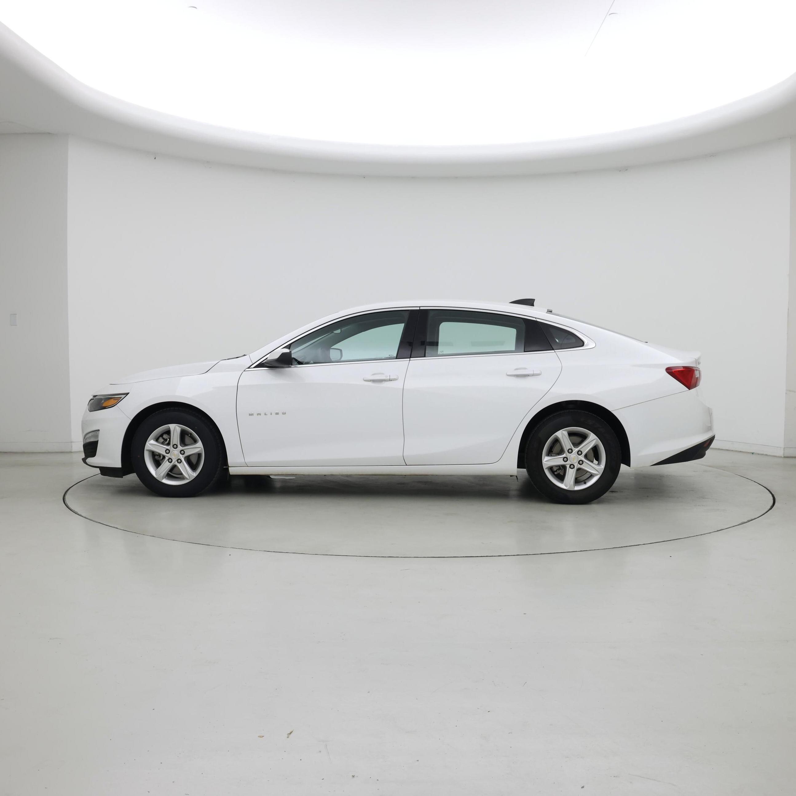 Thumbnail: 2024 Chevrolet Malibu - 3
