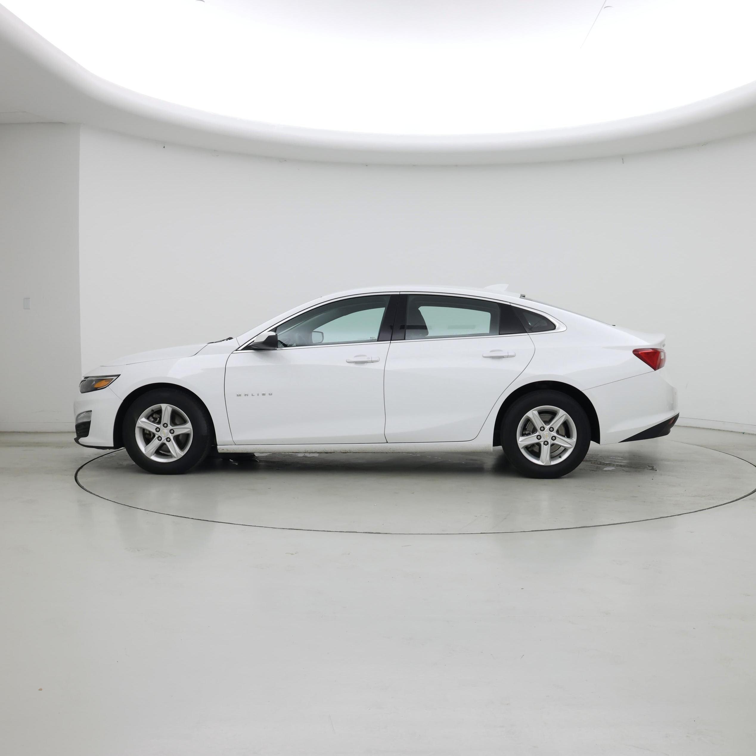 Thumbnail: 2024 Chevrolet Malibu - 3