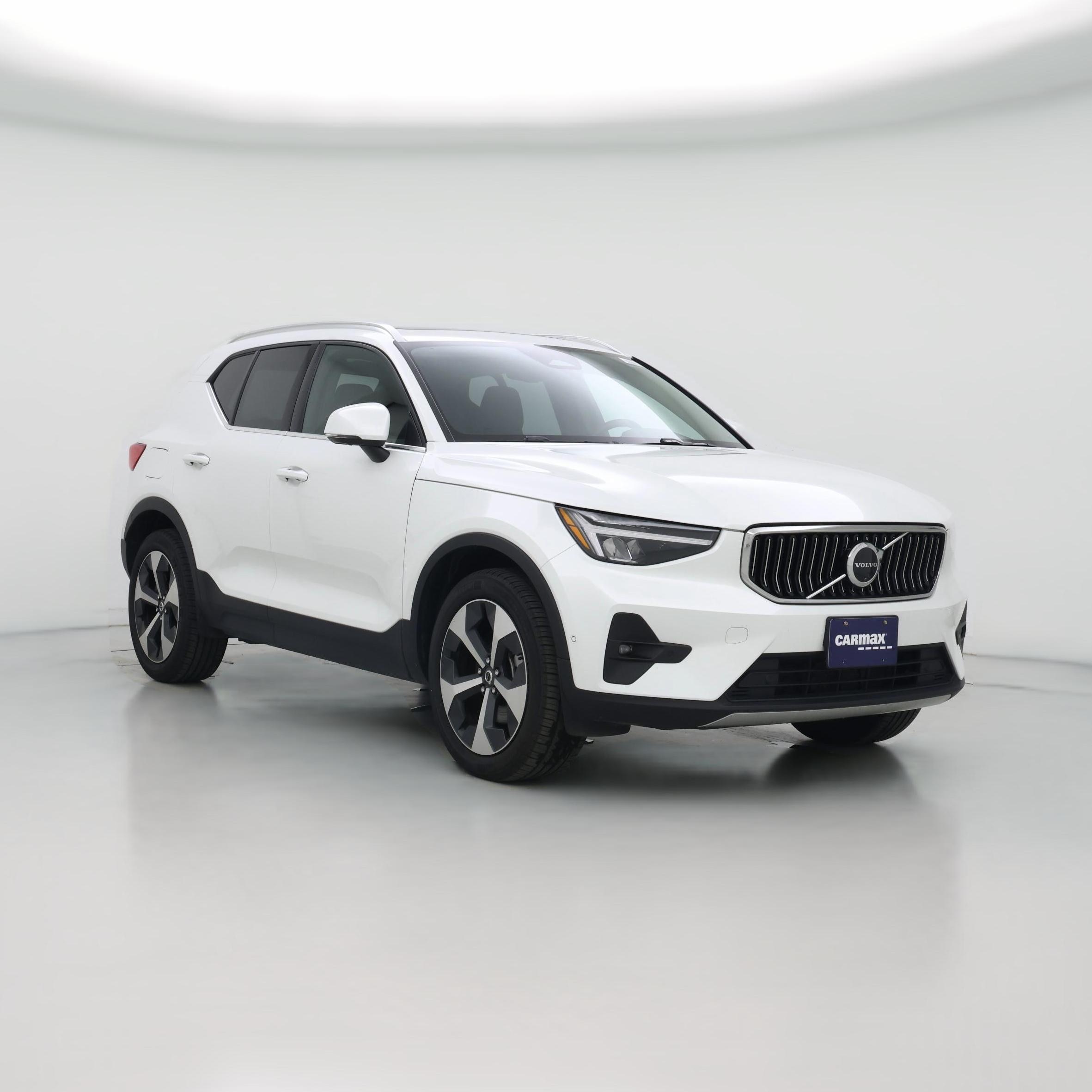 Thumbnail: 2025 Volvo XC40 - 1