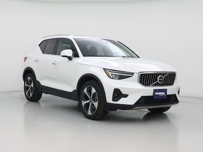 2025 Volvo XC40 B5 Plus Bright Theme