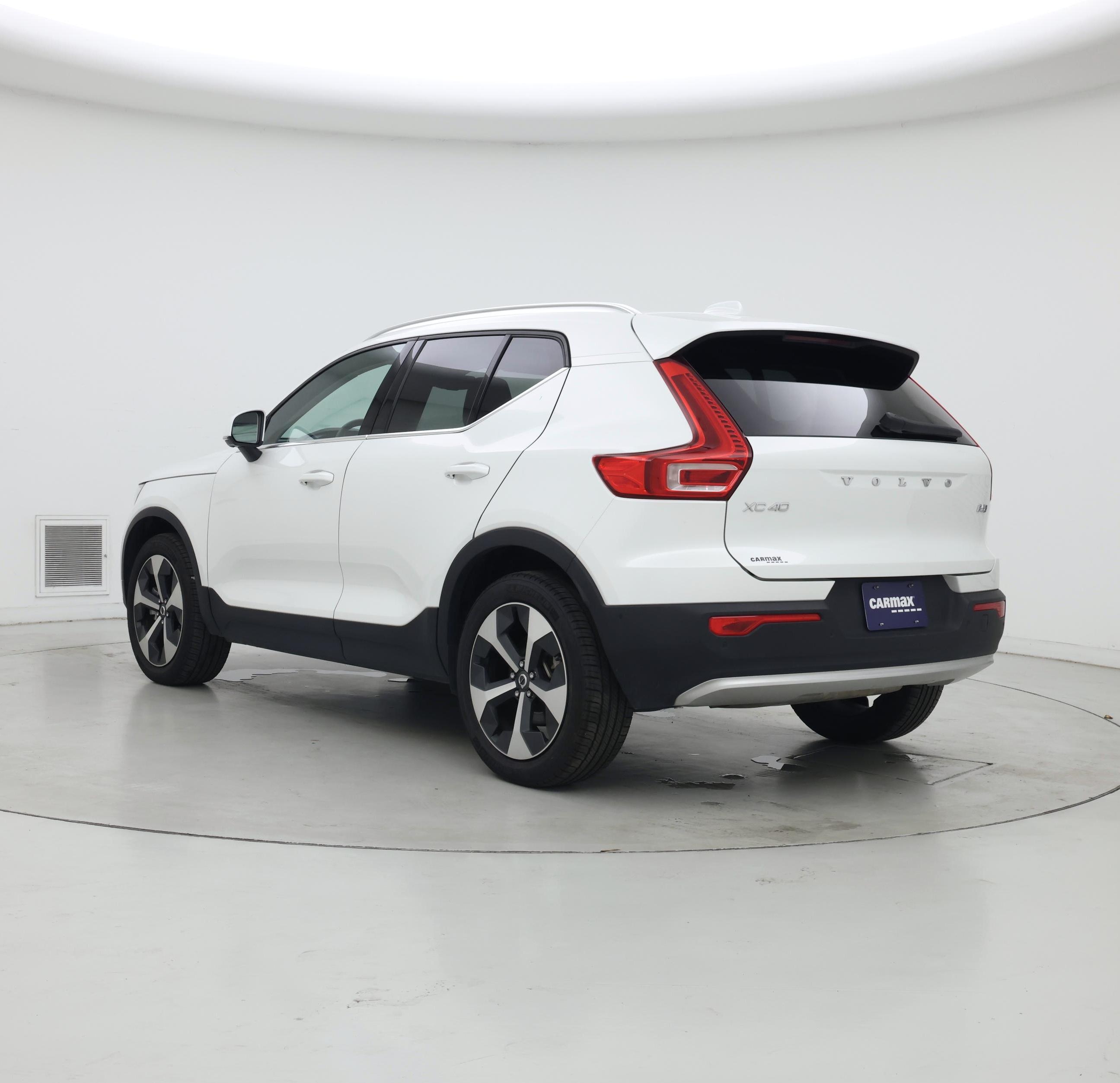 Thumbnail: 2025 Volvo XC40 - 2
