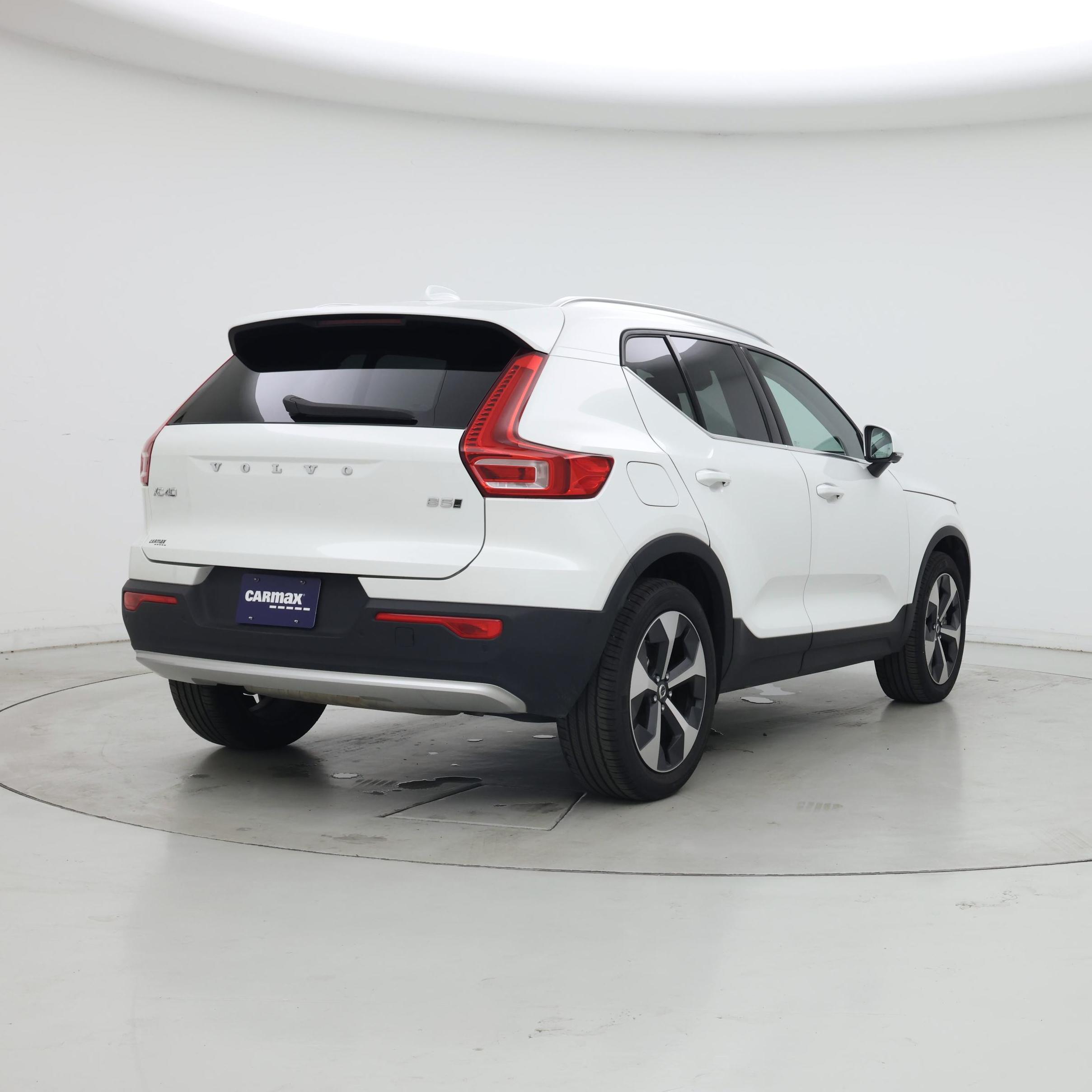 Thumbnail: 2025 Volvo XC40 - 8