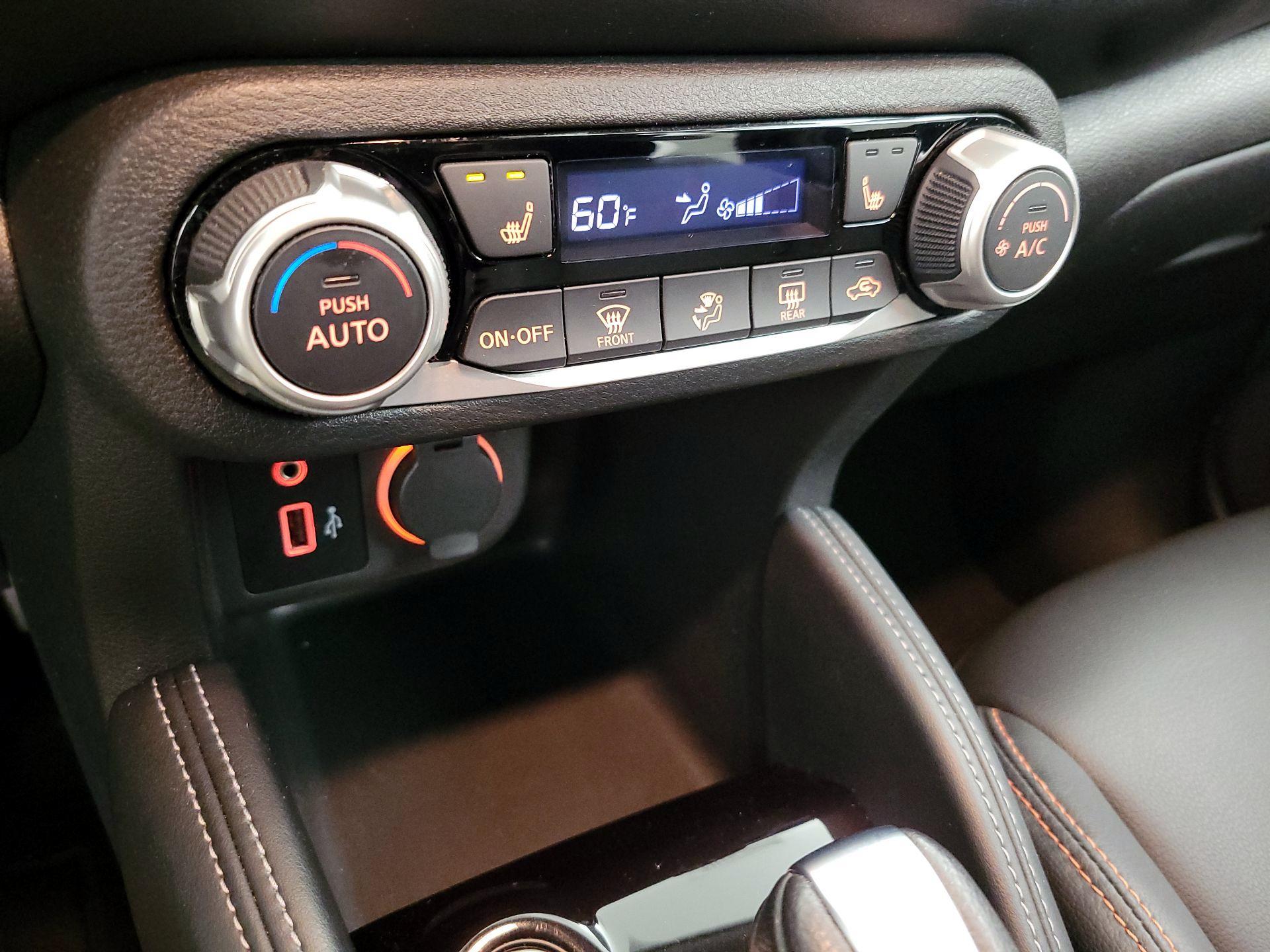 Thumbnail: 2020 Nissan Kicks - 16