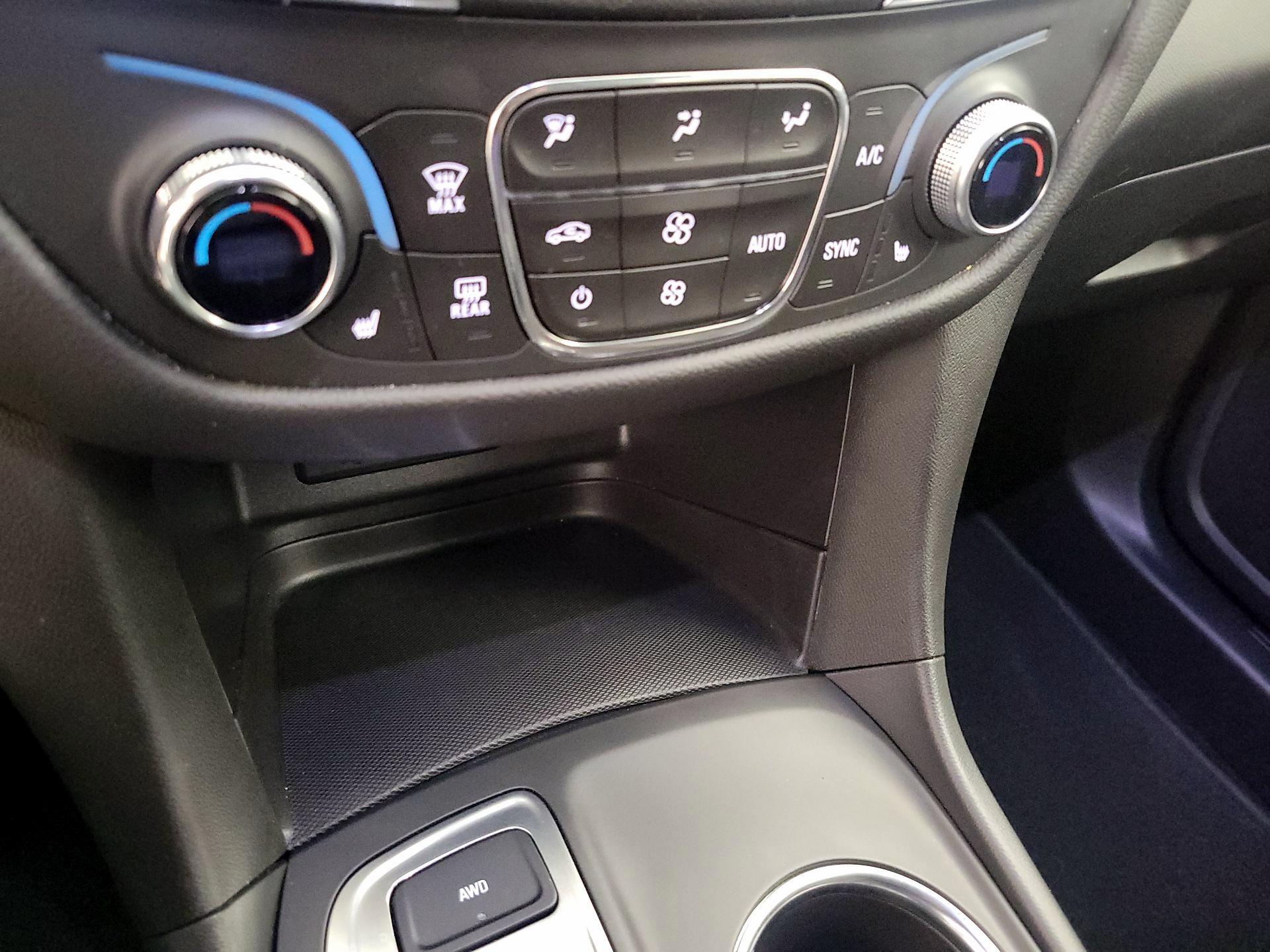 Thumbnail: 2021 Chevrolet Equinox - 16