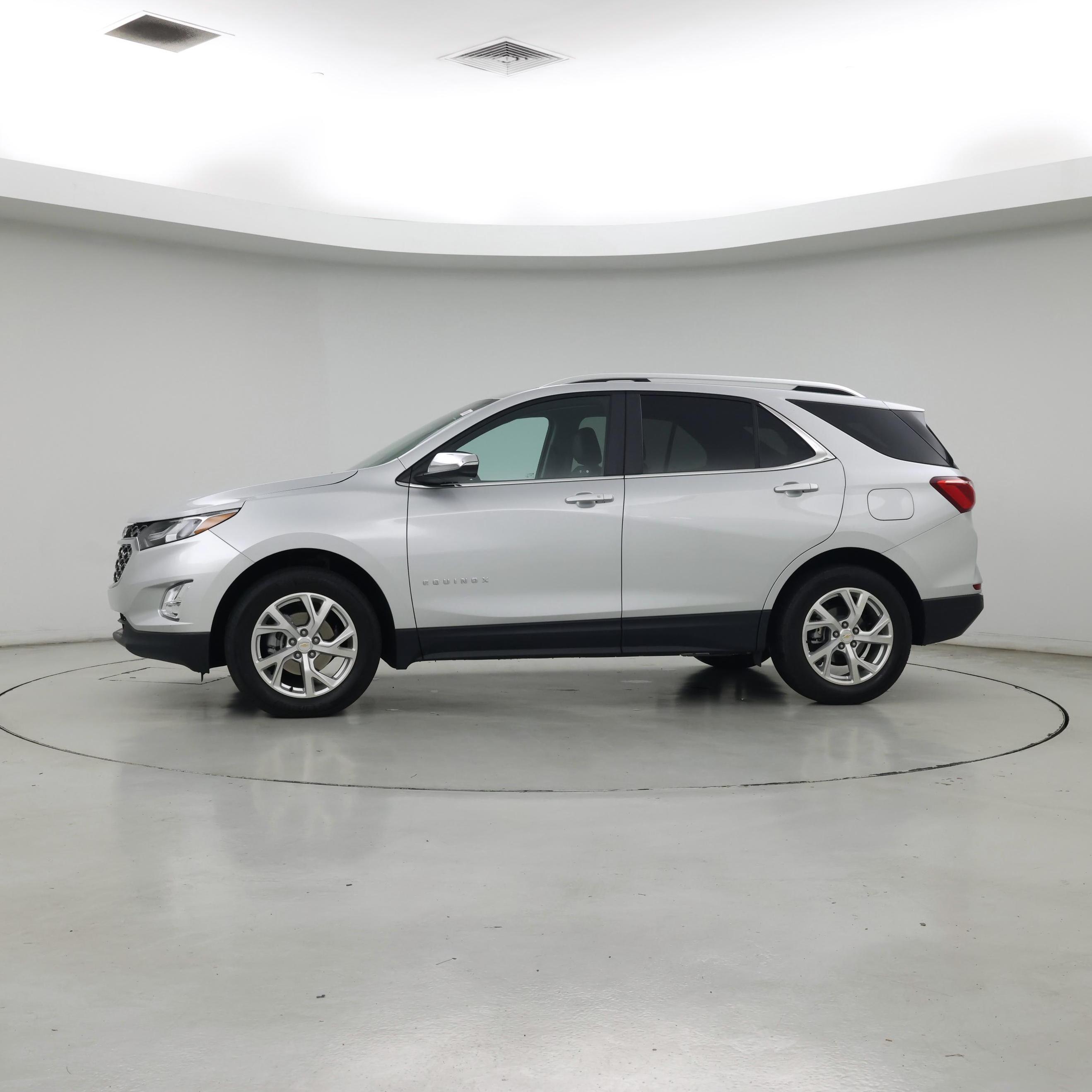 Thumbnail: 2021 Chevrolet Equinox - 3