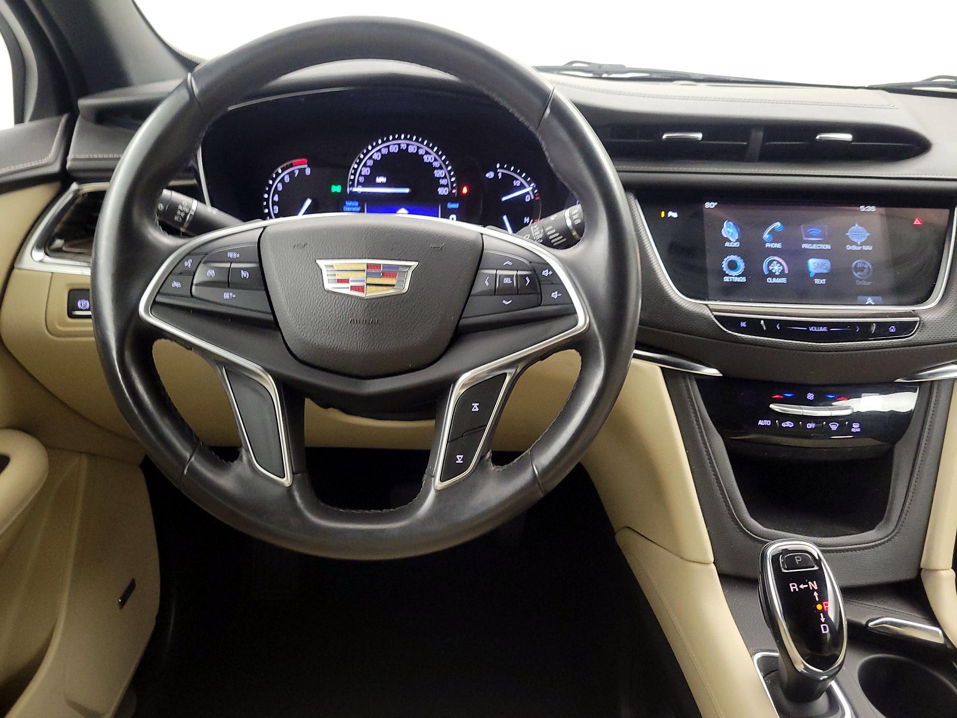 Thumbnail: 2017 Cadillac XT5 - 10