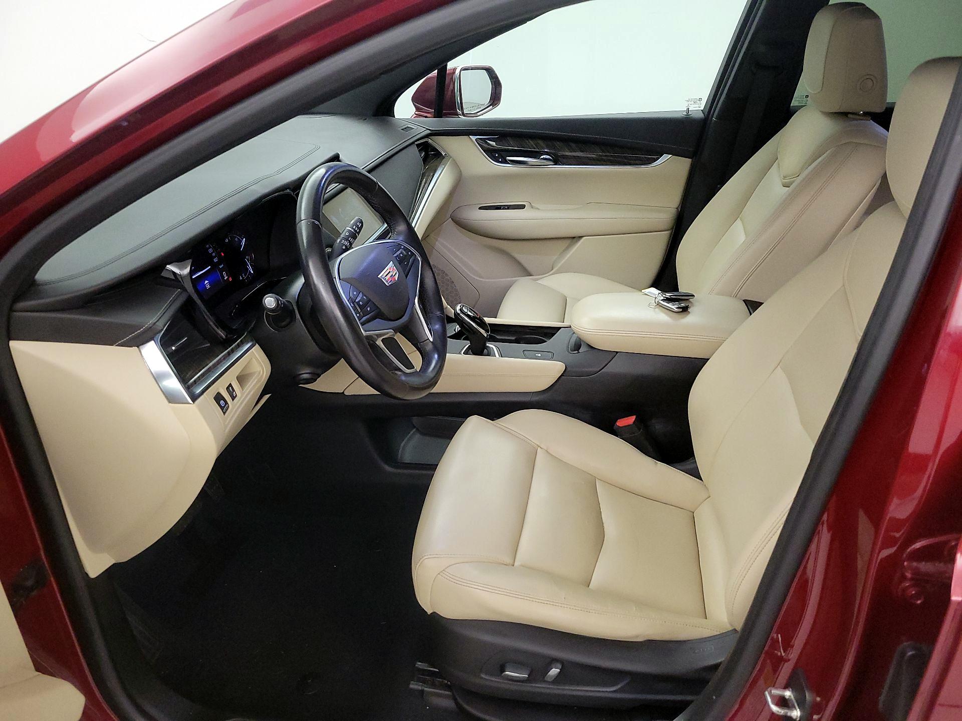 Thumbnail: 2017 Cadillac XT5 - 11