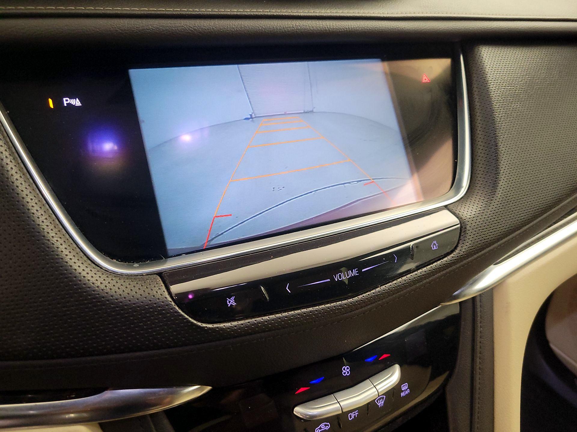 Thumbnail: 2017 Cadillac XT5 - 14