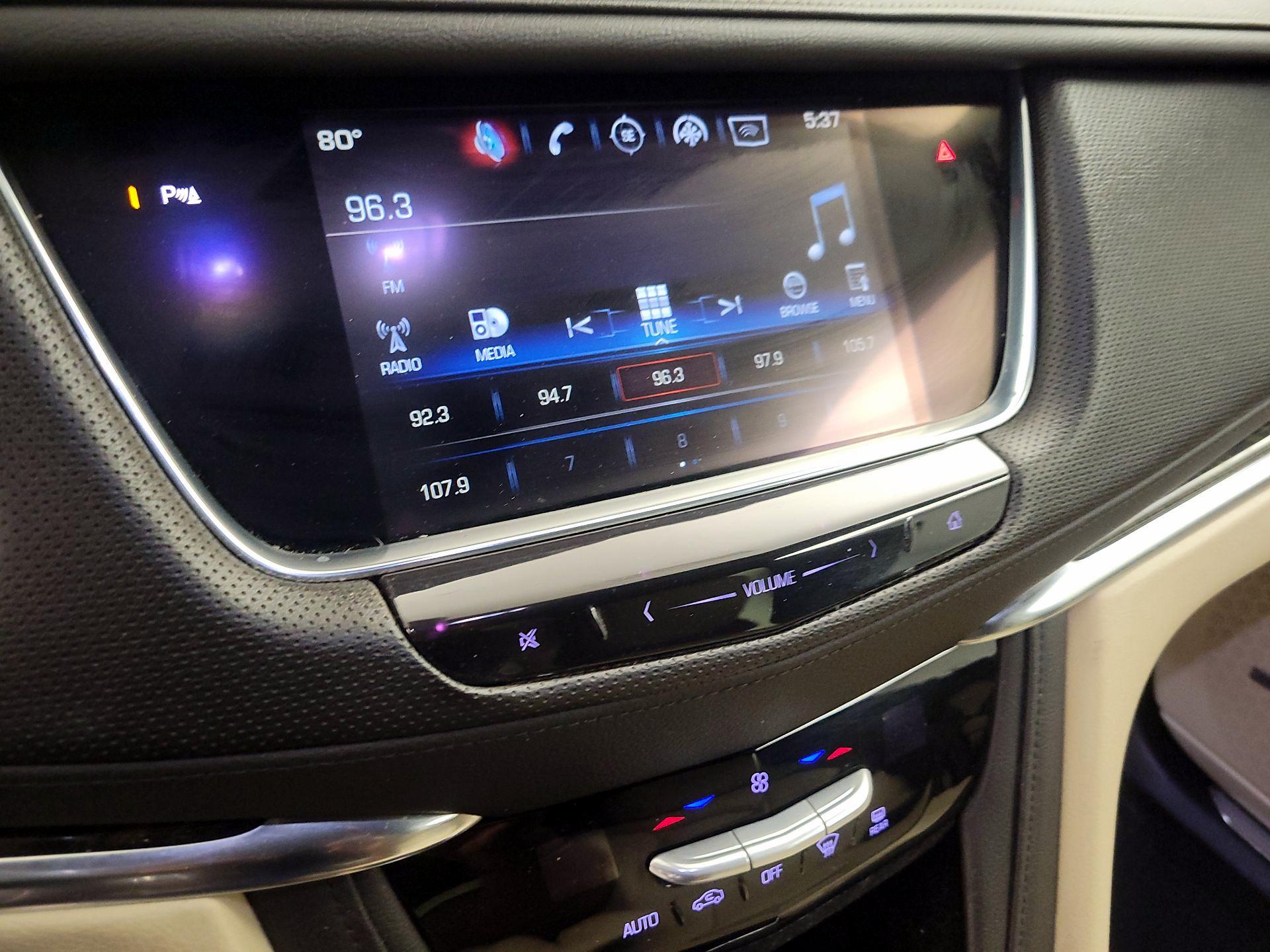 Thumbnail: 2017 Cadillac XT5 - 15