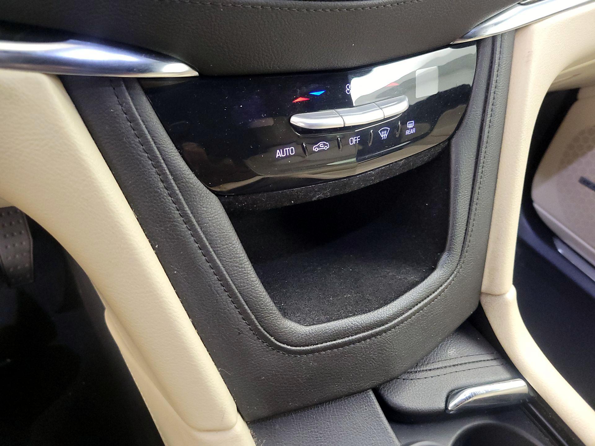 Thumbnail: 2017 Cadillac XT5 - 16