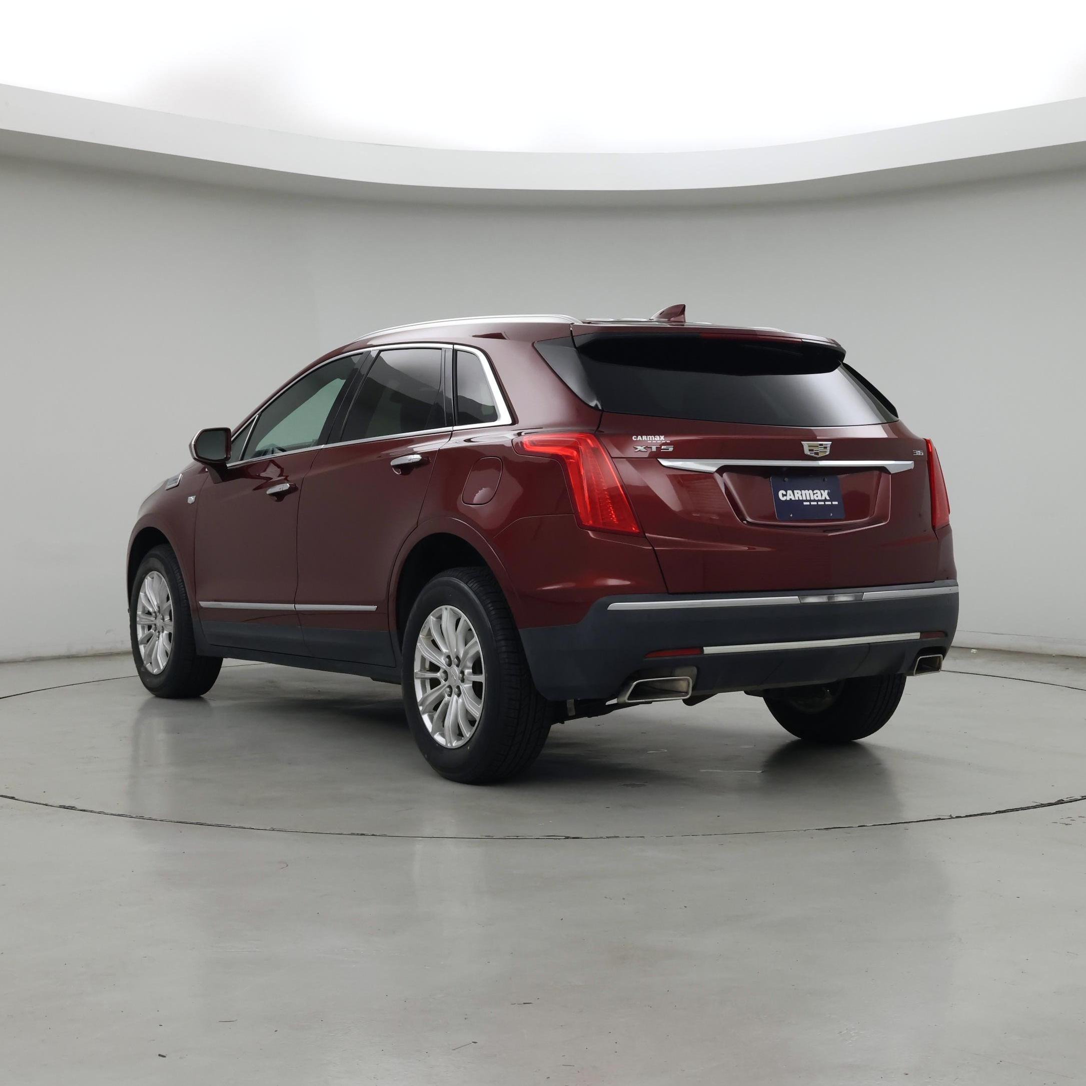 Thumbnail: 2017 Cadillac XT5 - 2