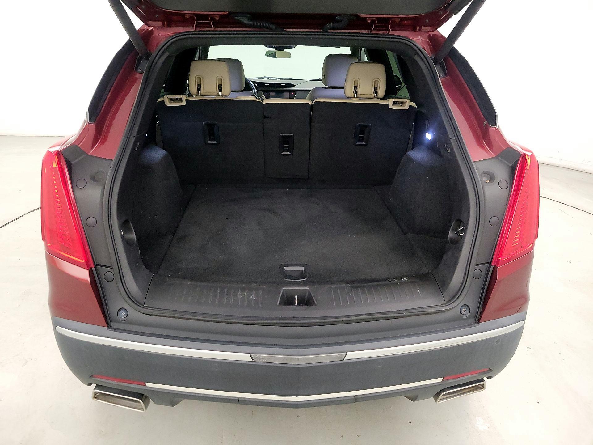 Thumbnail: 2017 Cadillac XT5 - 20