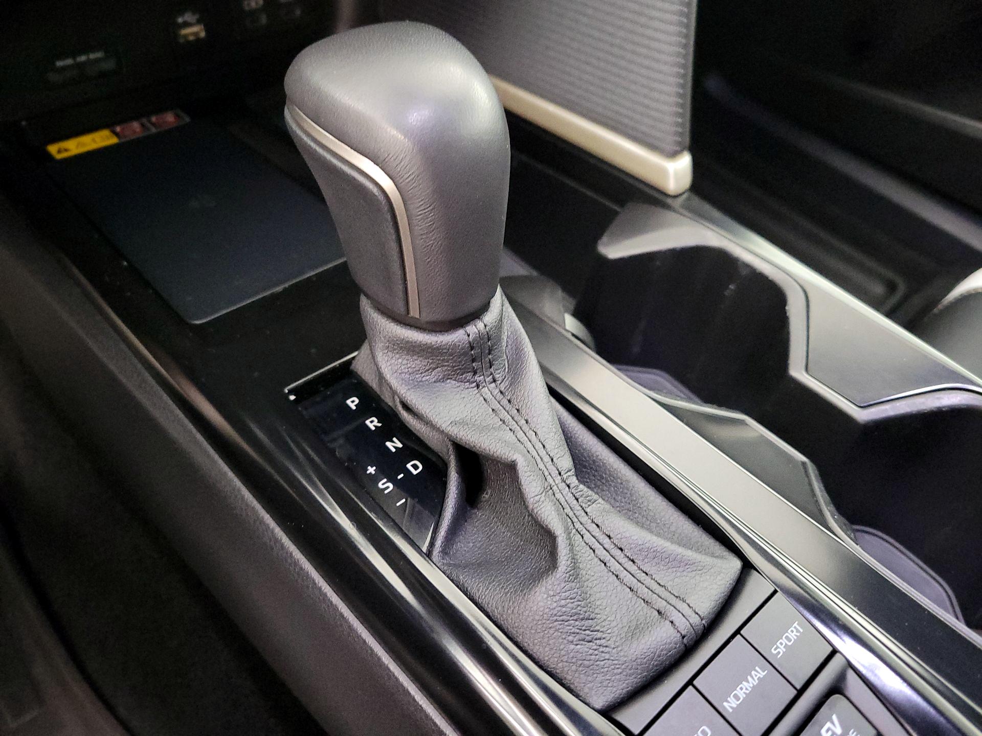 Thumbnail: 2025 Toyota Camry - 17