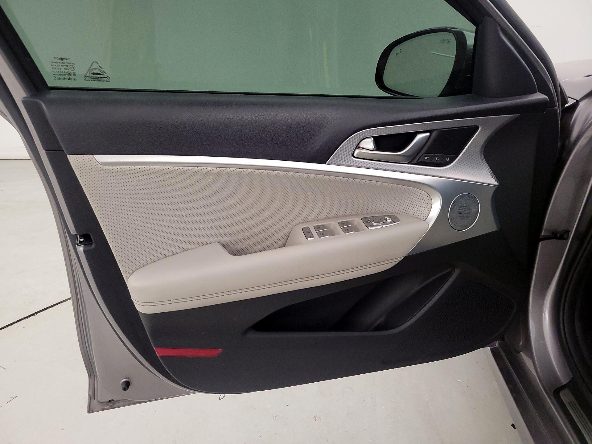 Thumbnail: 2022 Genesis G70 - 12