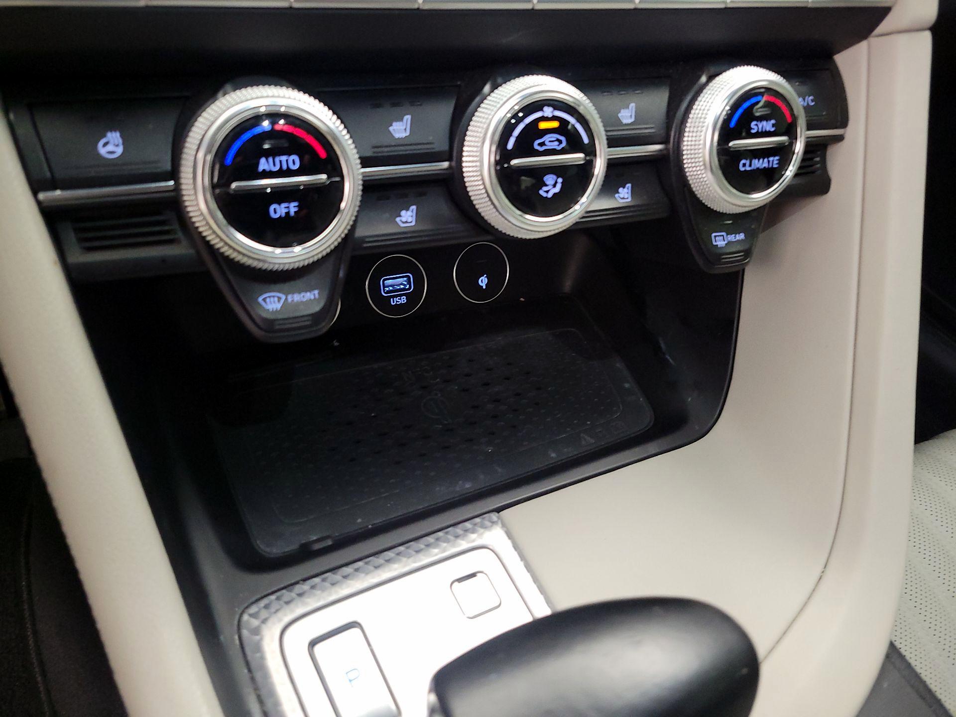 Thumbnail: 2022 Genesis G70 - 17