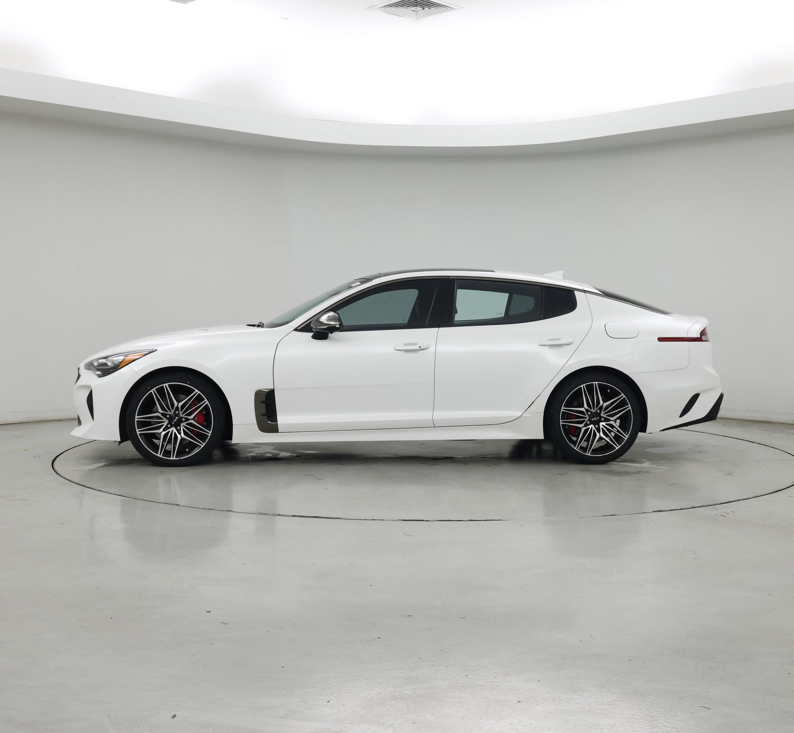 Thumbnail: 2023 Kia Stinger - 3