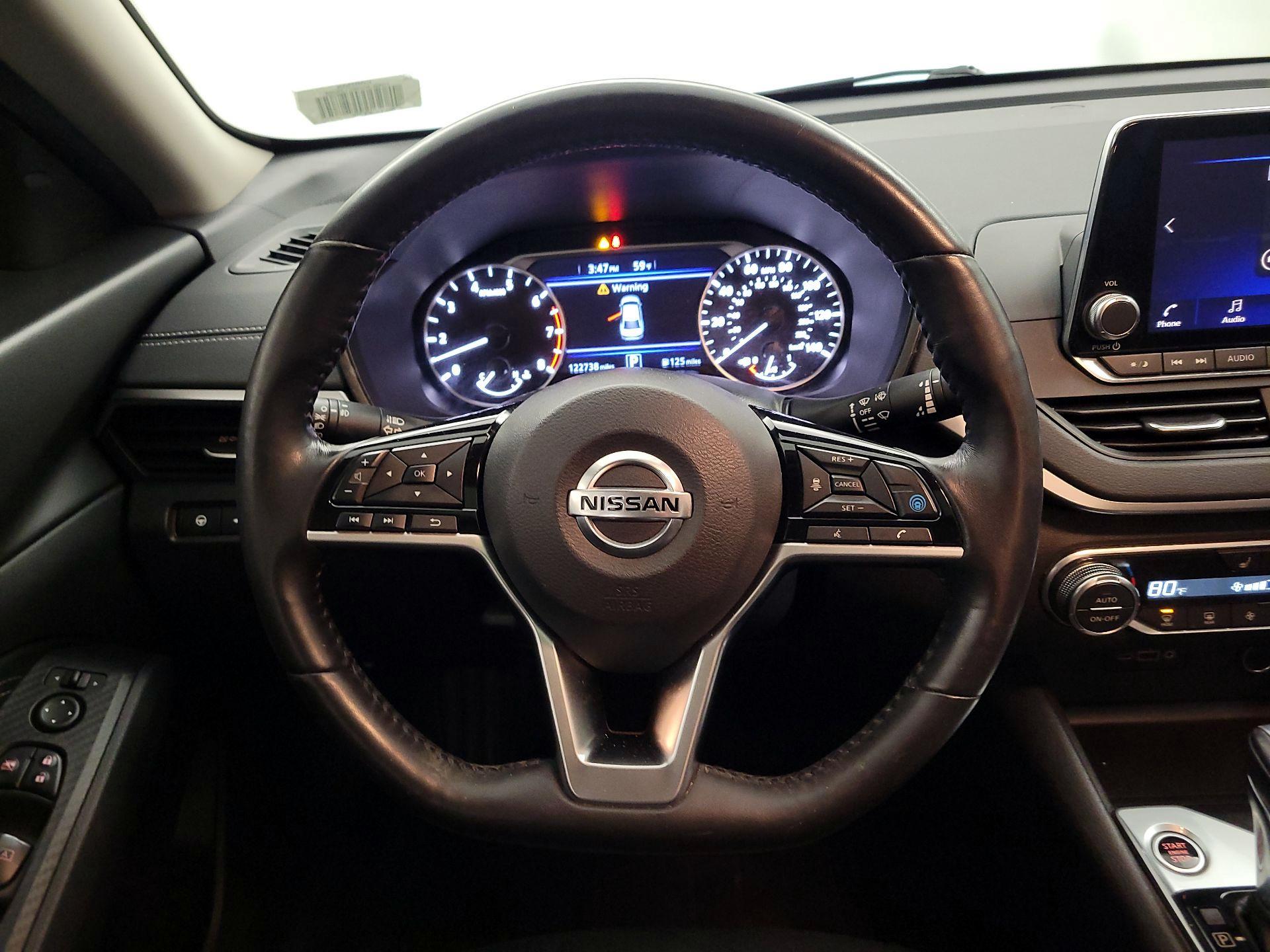 Thumbnail: 2019 Nissan Altima - 10