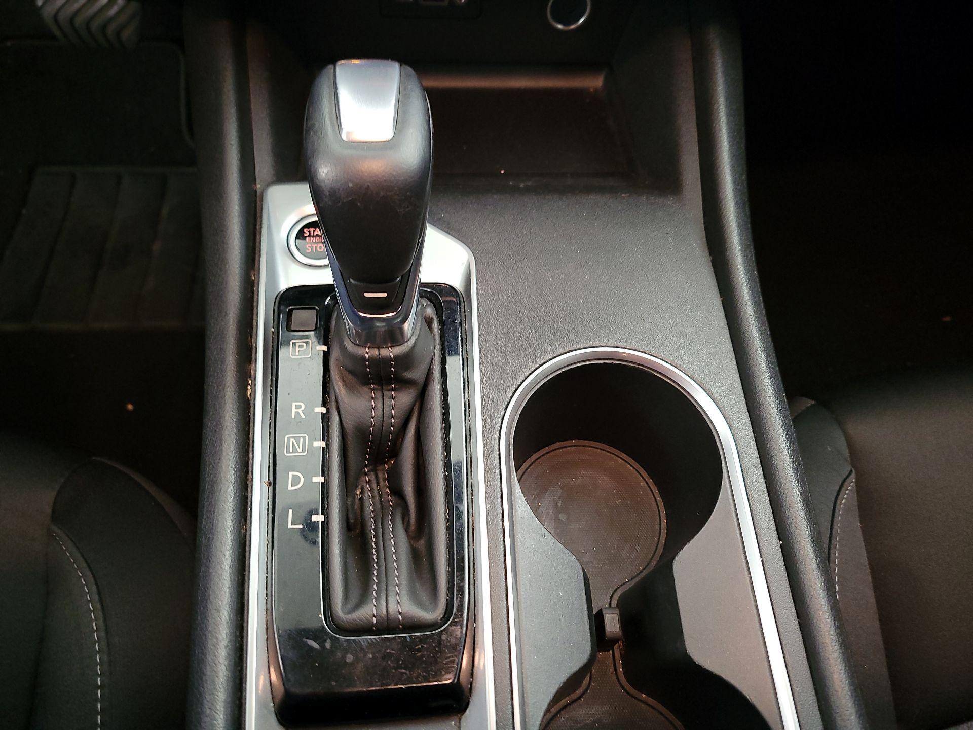 Thumbnail: 2019 Nissan Altima - 17