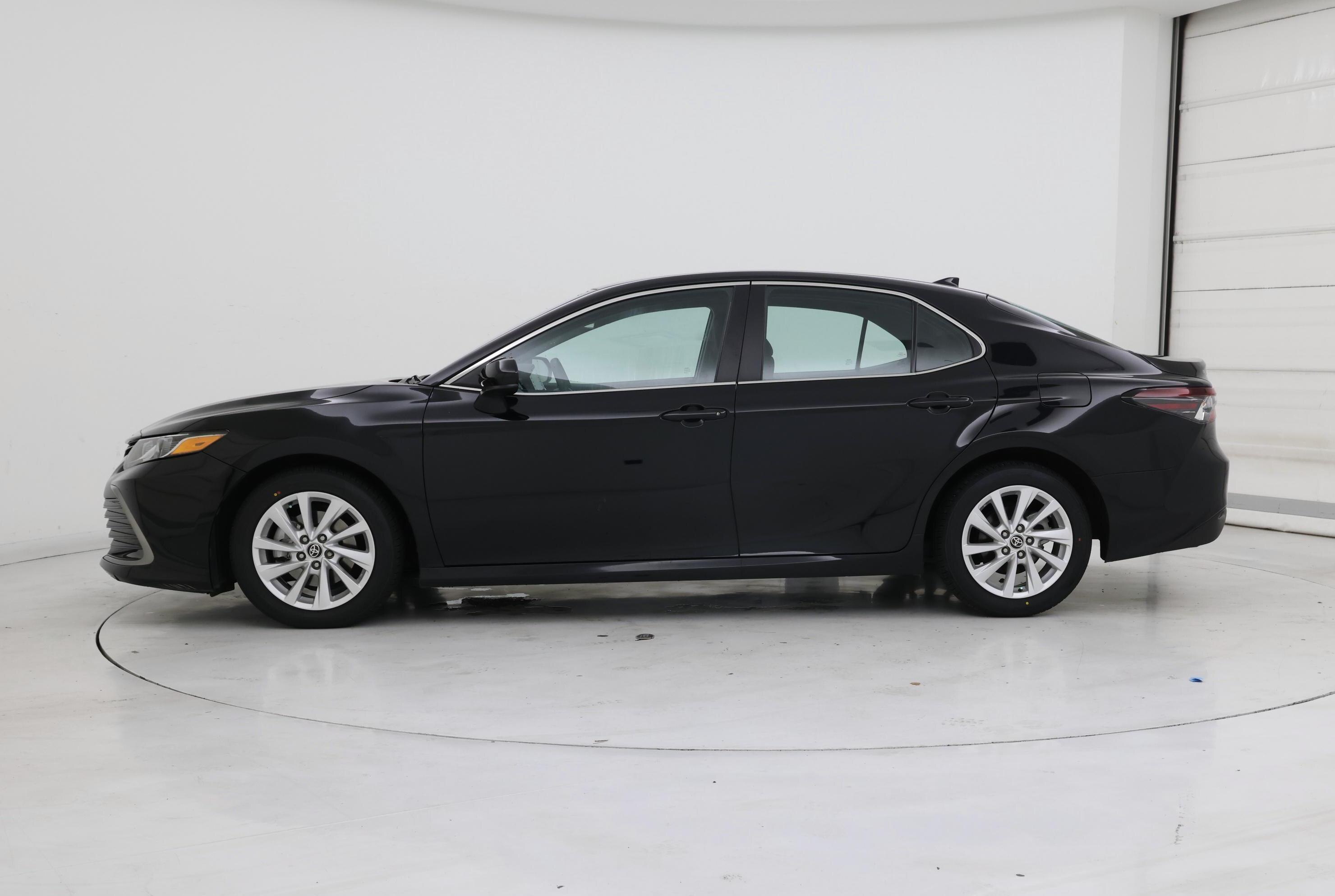 Thumbnail: 2022 Toyota Camry - 3