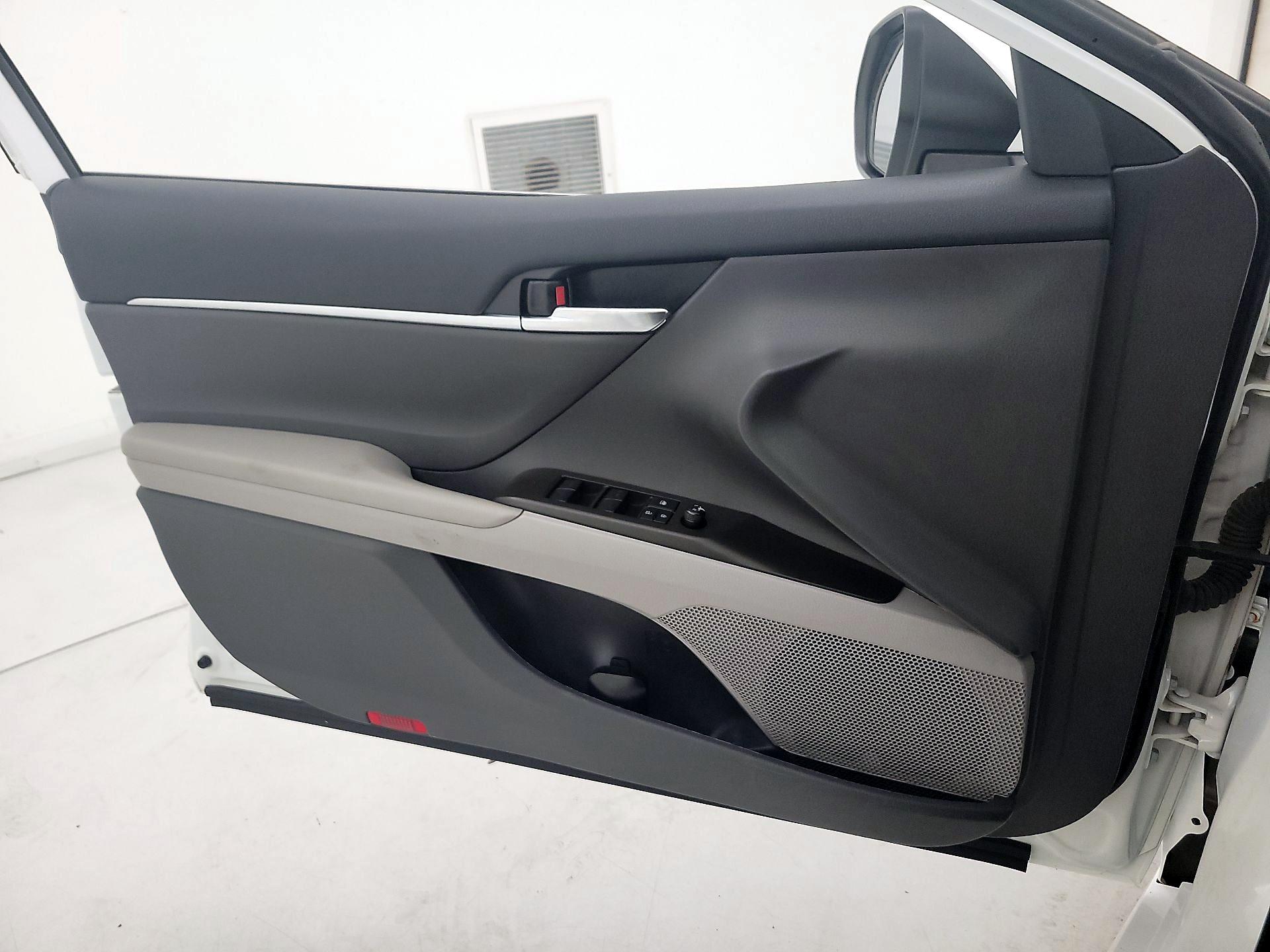 Thumbnail: 2023 Toyota Camry - 12
