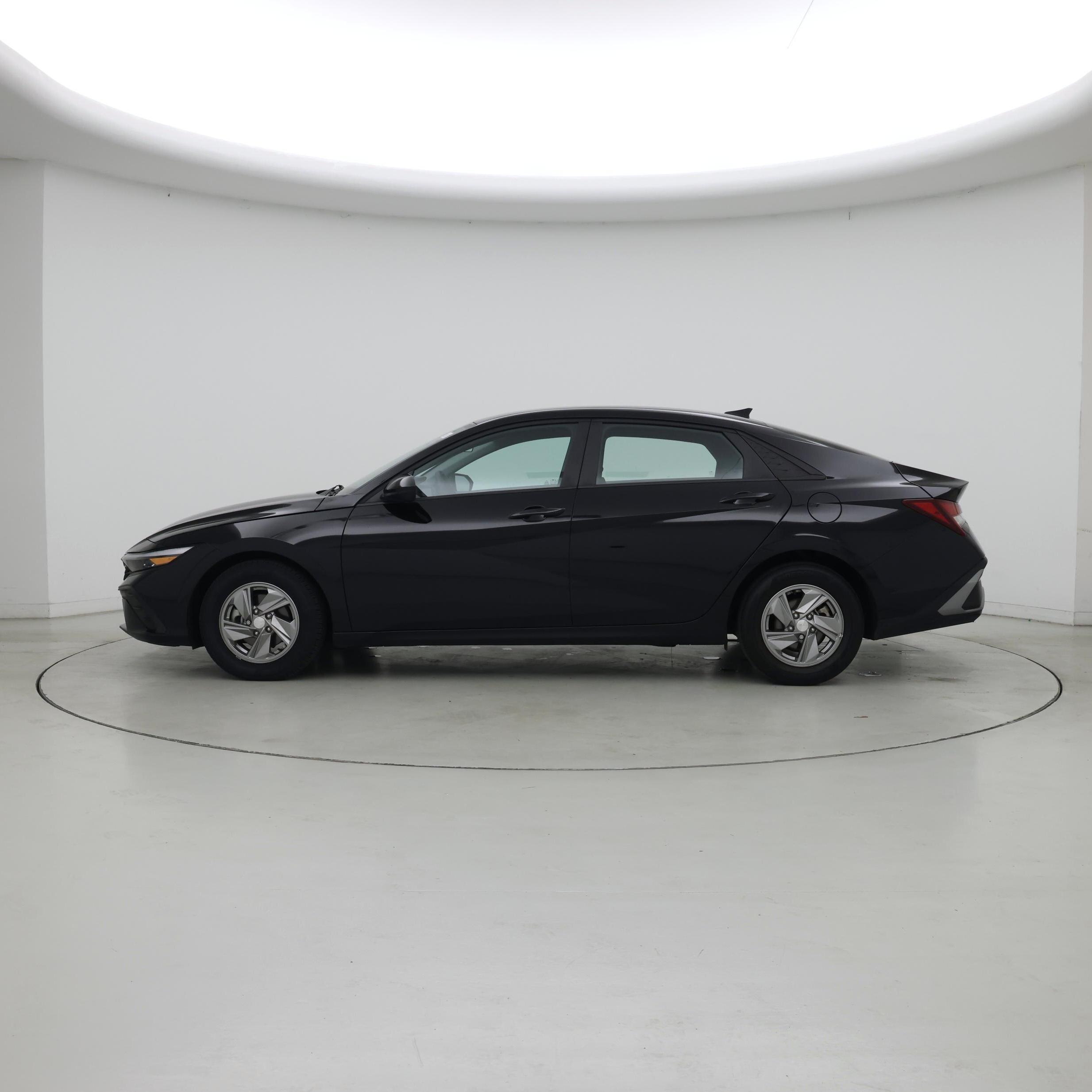 Thumbnail: 2024 Hyundai Elantra - 3