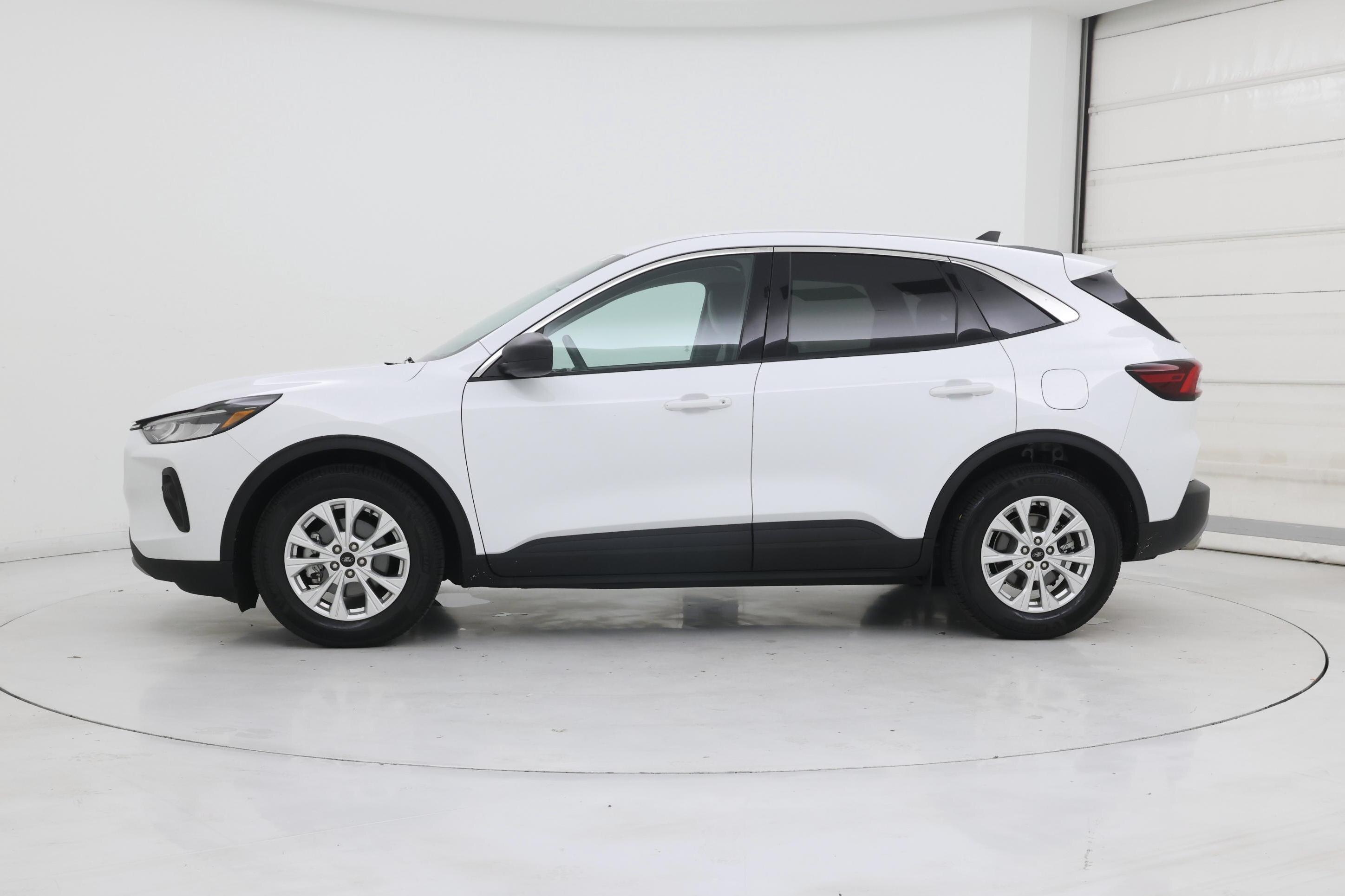 Thumbnail: 2023 Ford Escape - 3