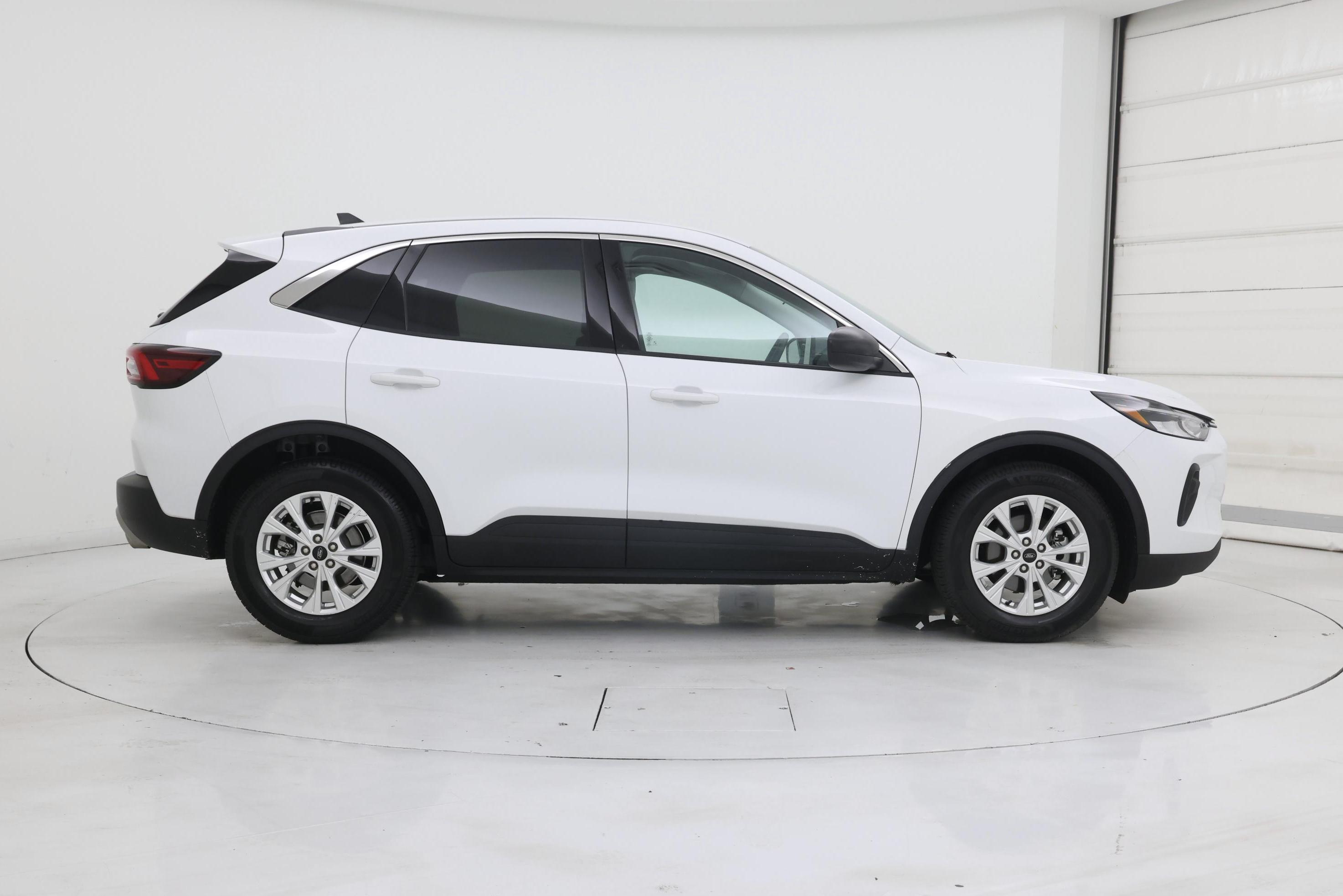 Thumbnail: 2023 Ford Escape - 7