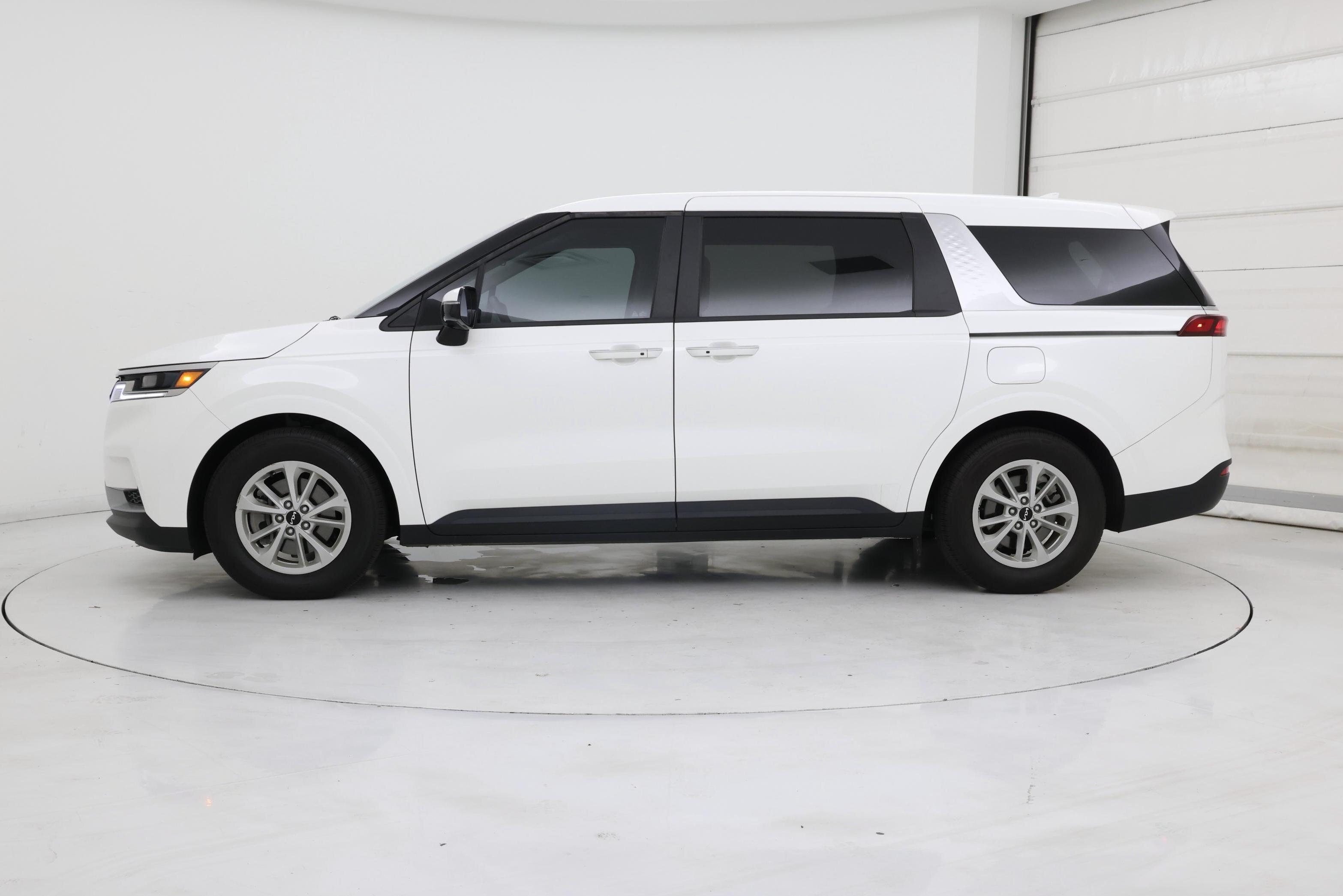 Thumbnail: 2024 Kia Carnival - 3