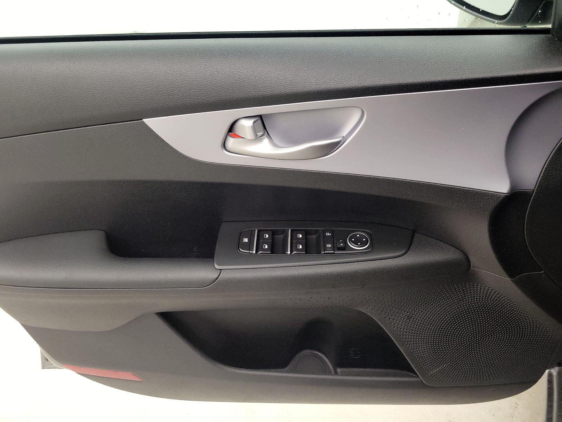 Thumbnail: 2024 Kia Forte - 12