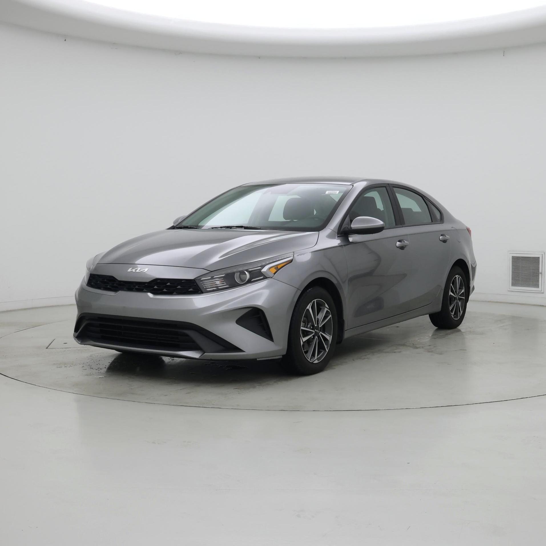 Thumbnail: 2024 Kia Forte - 4