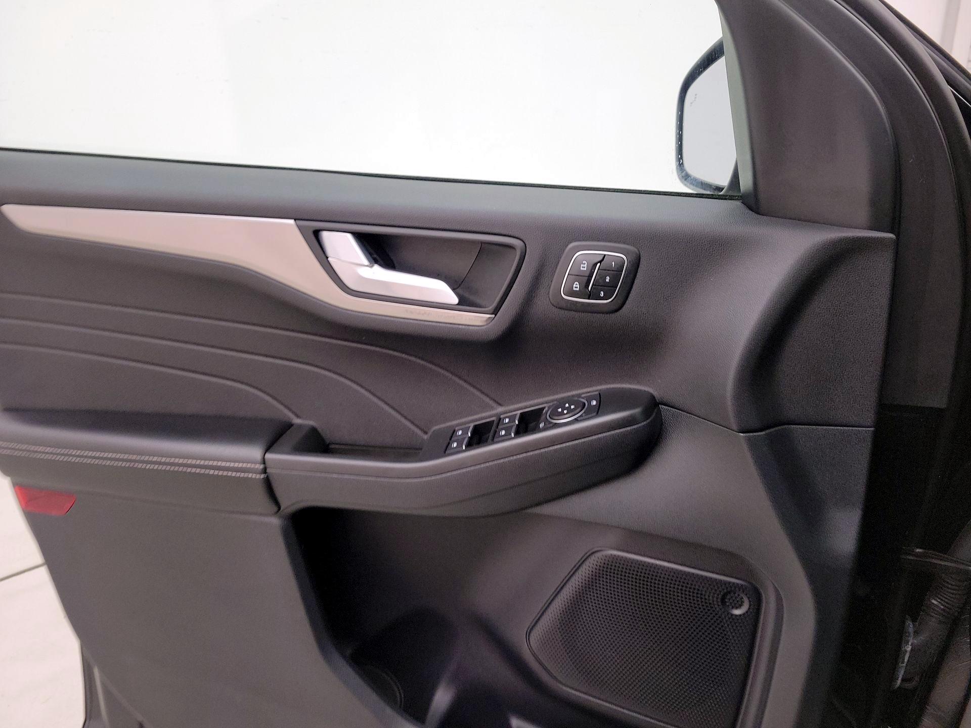 Thumbnail: 2022 Ford Escape - 12