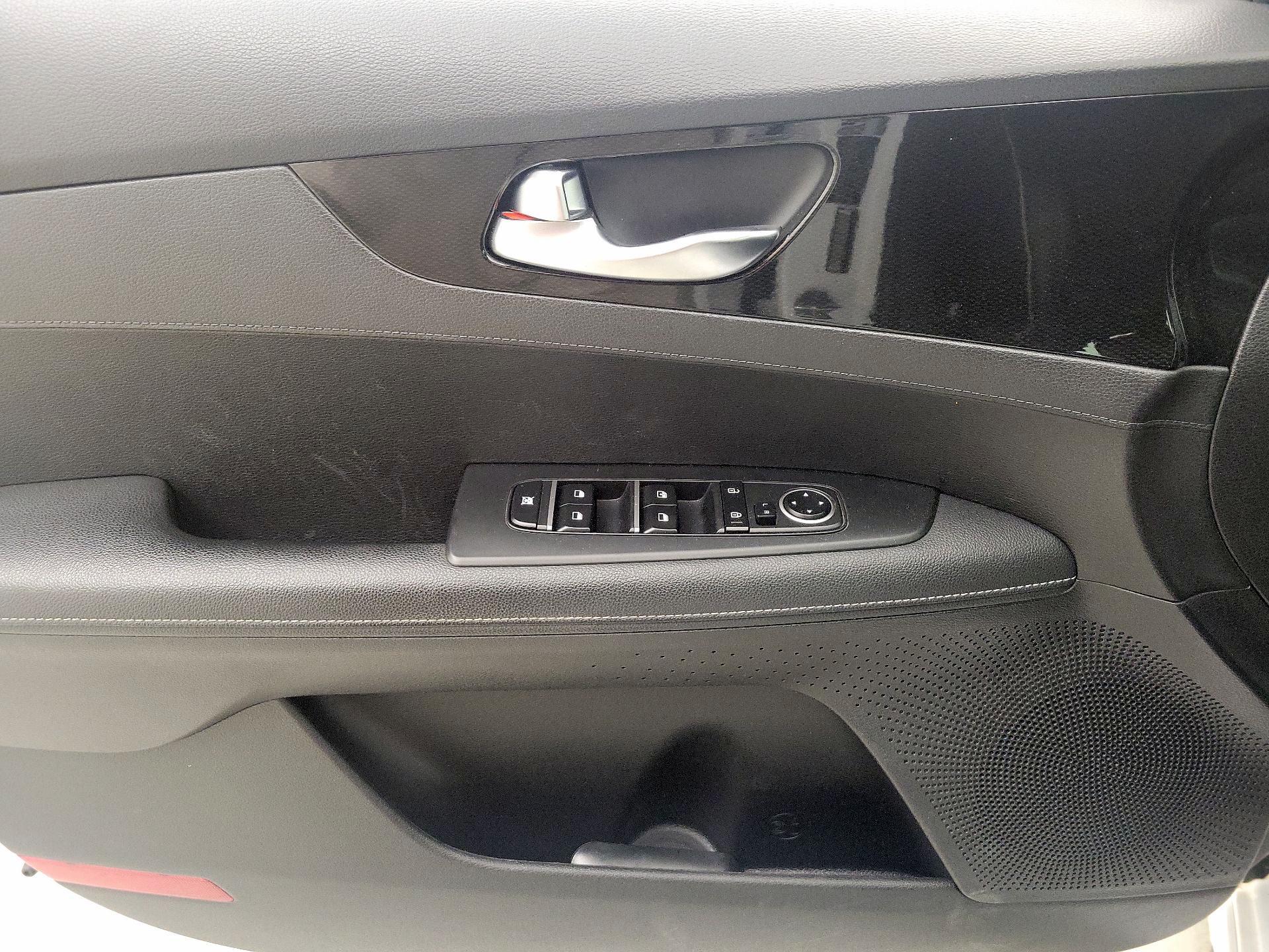 Thumbnail: 2023 Kia Forte - 12