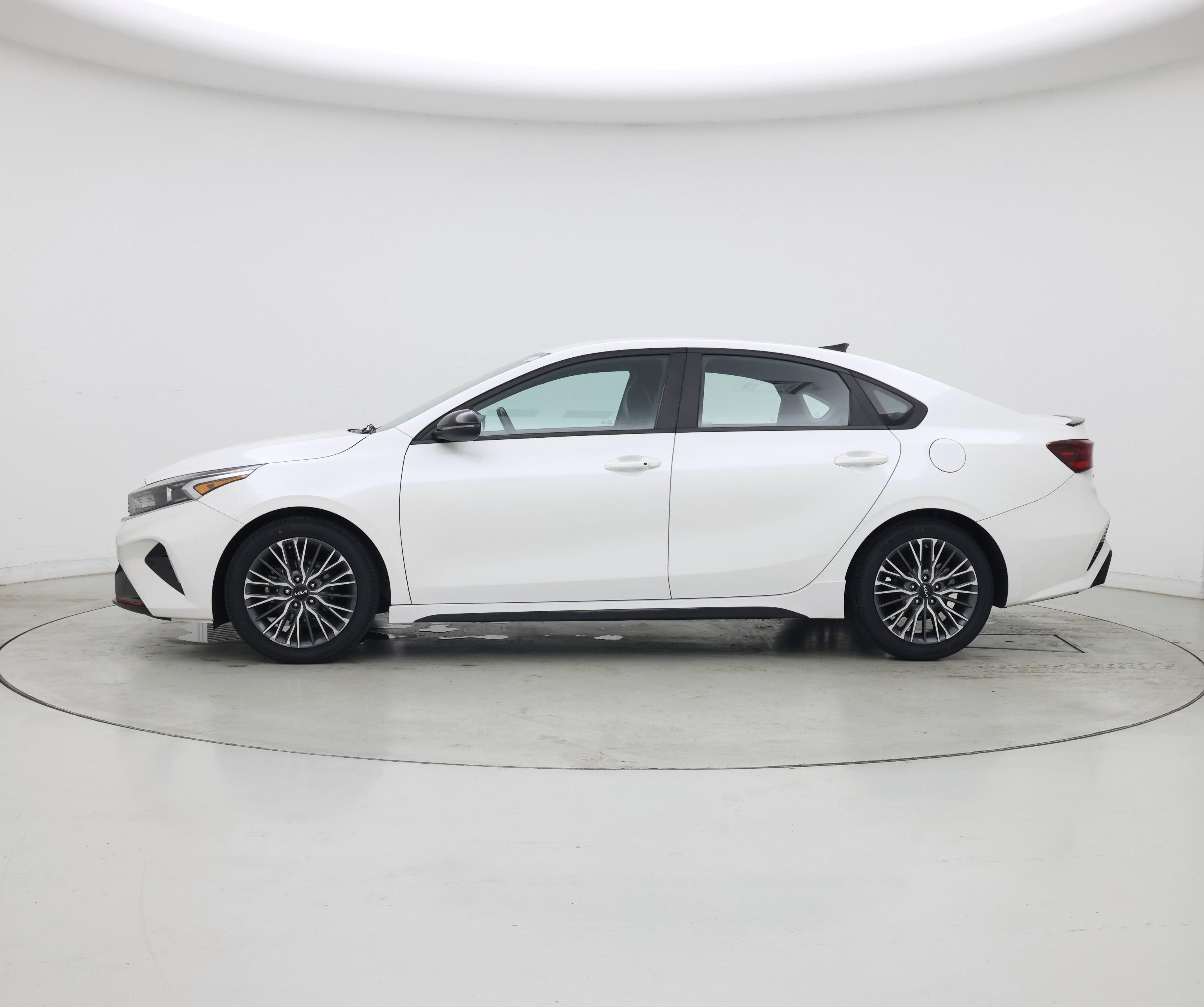 Thumbnail: 2023 Kia Forte - 3