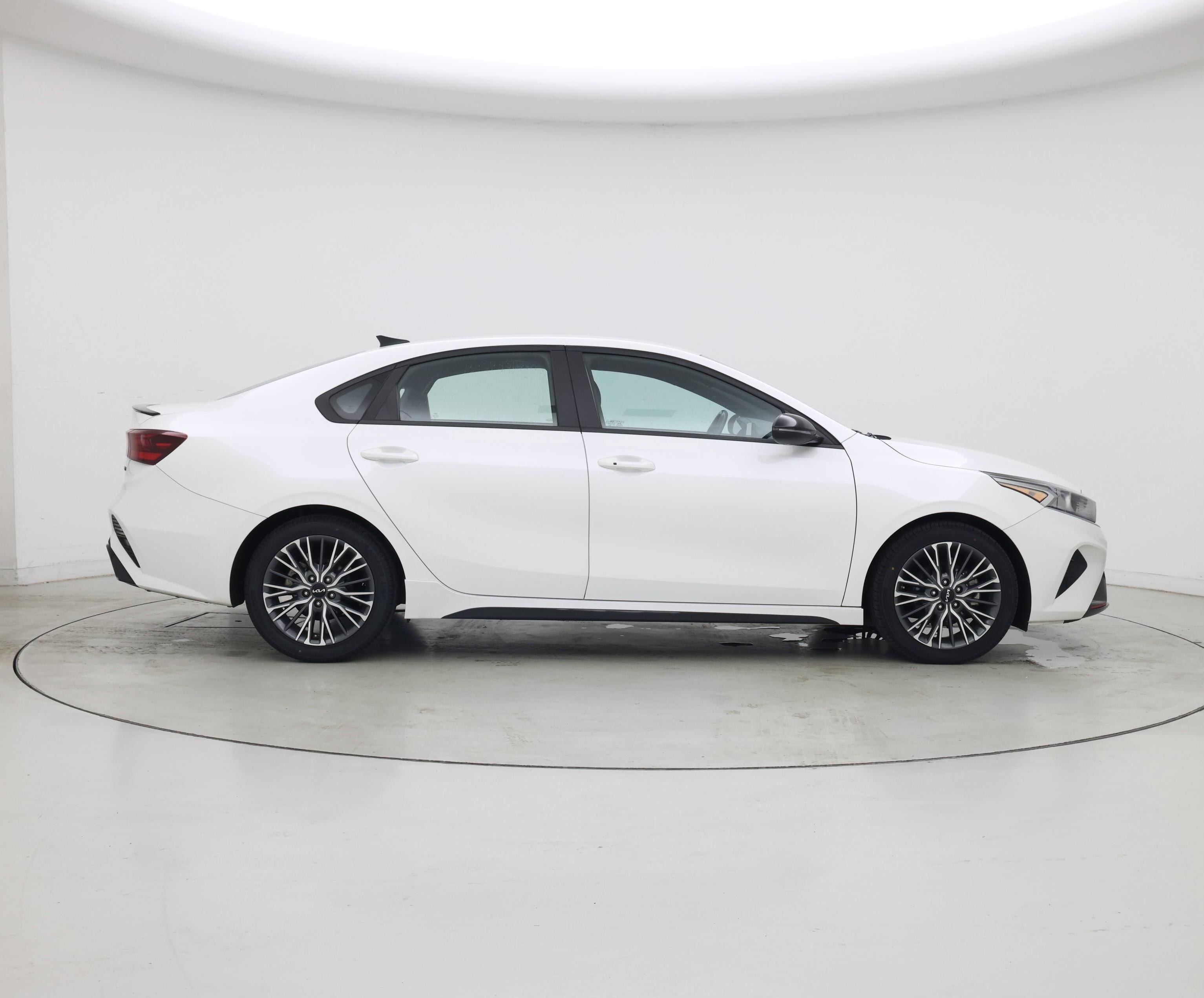 Thumbnail: 2023 Kia Forte - 7