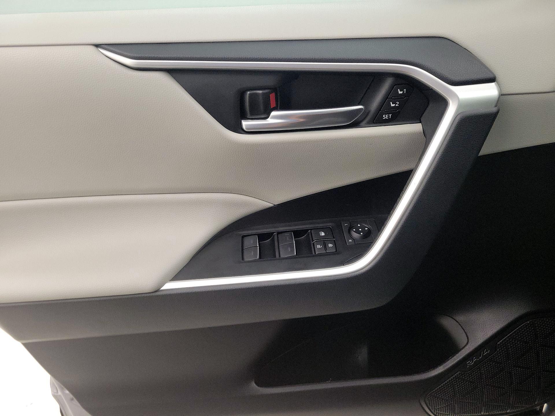 Thumbnail: 2023 Toyota RAV4 - 12