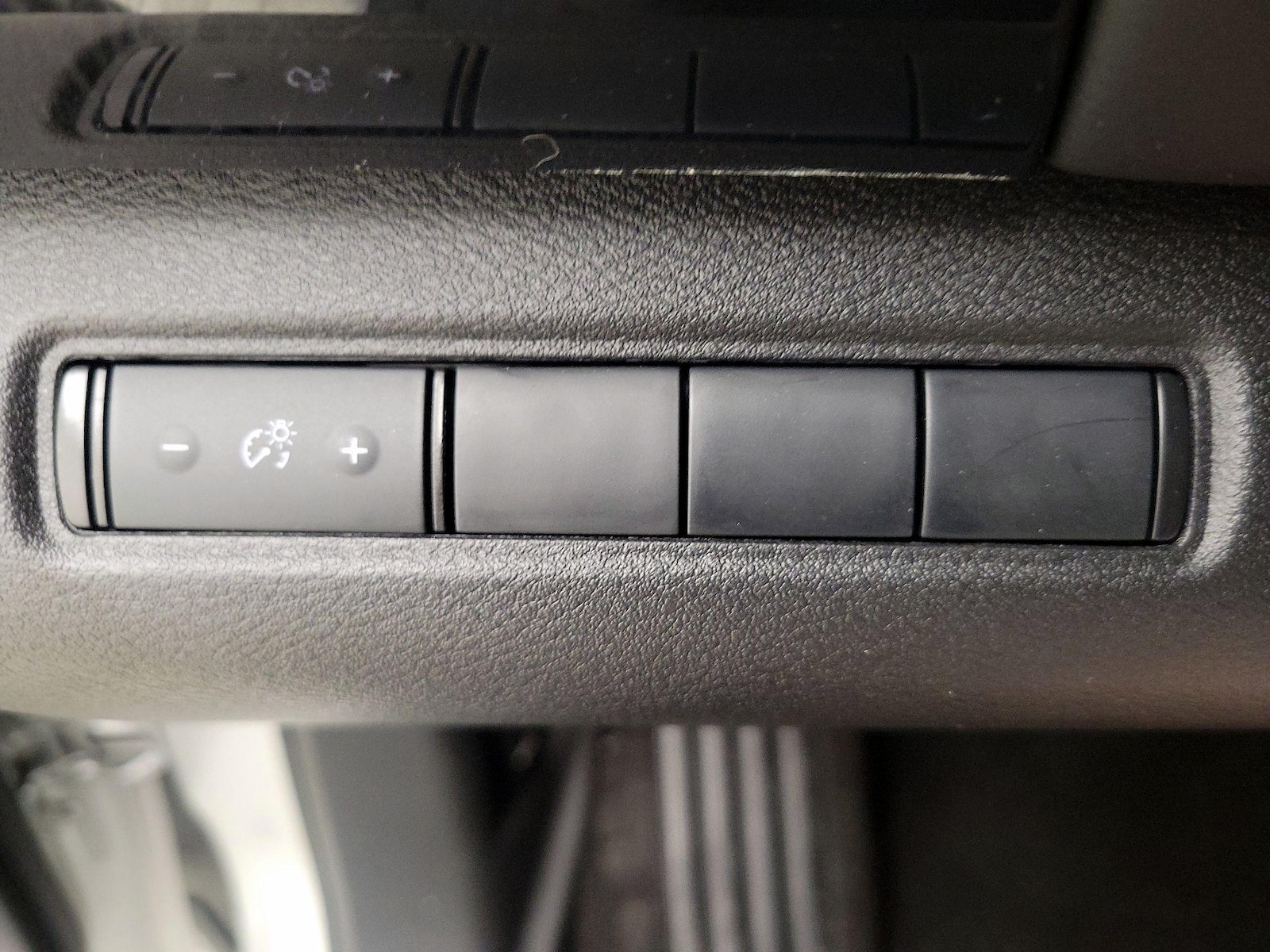 2025 Nissan Pathfinder S - Photo 14