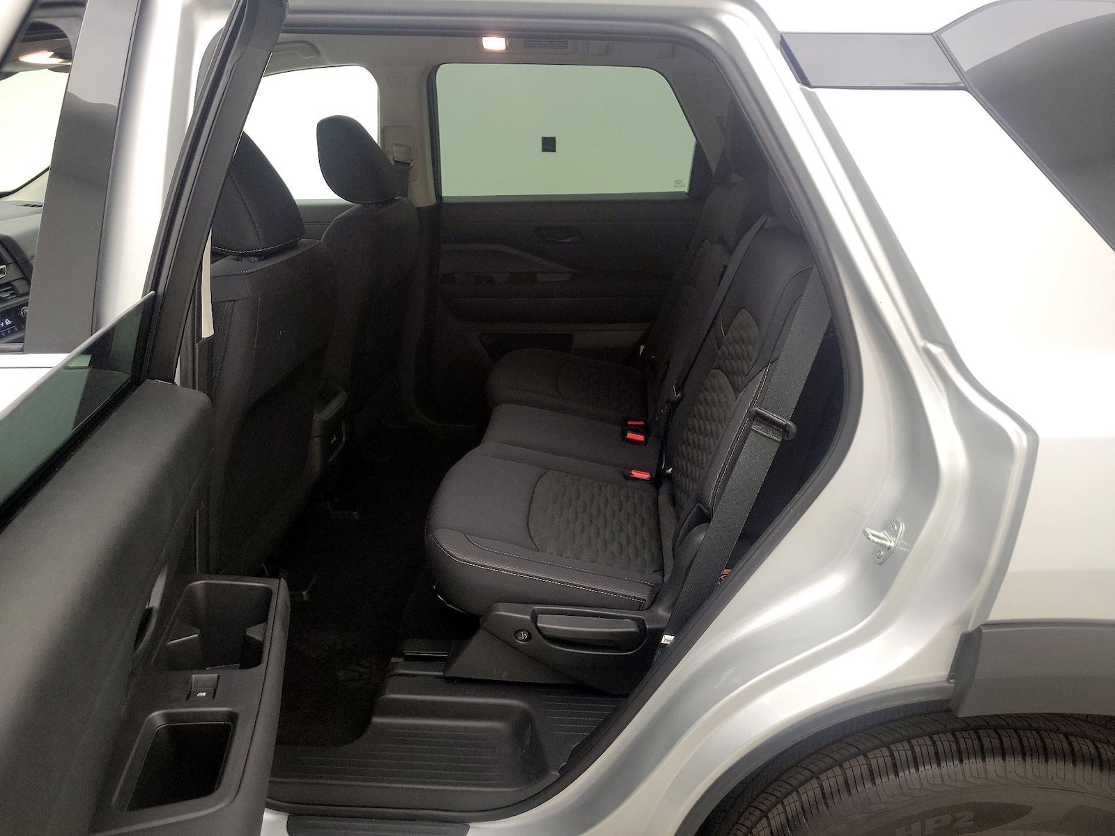 2025 Nissan Pathfinder S - Photo 20