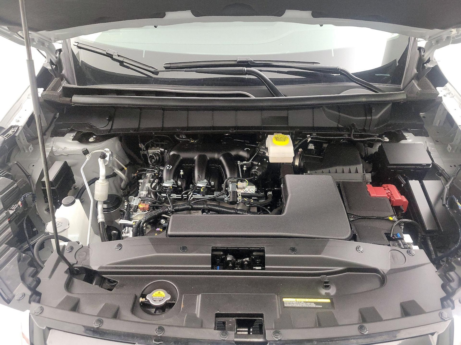 2025 Nissan Pathfinder S - Photo 24