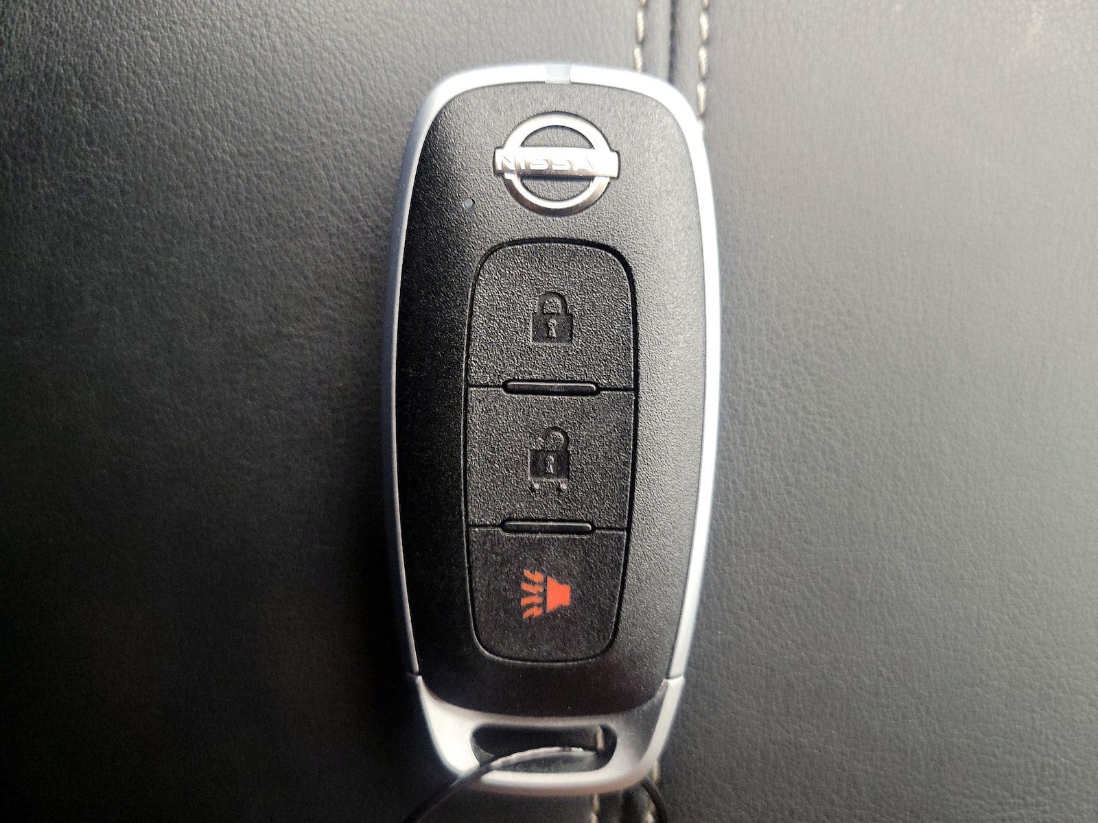 2025 Nissan Pathfinder S - Photo 25
