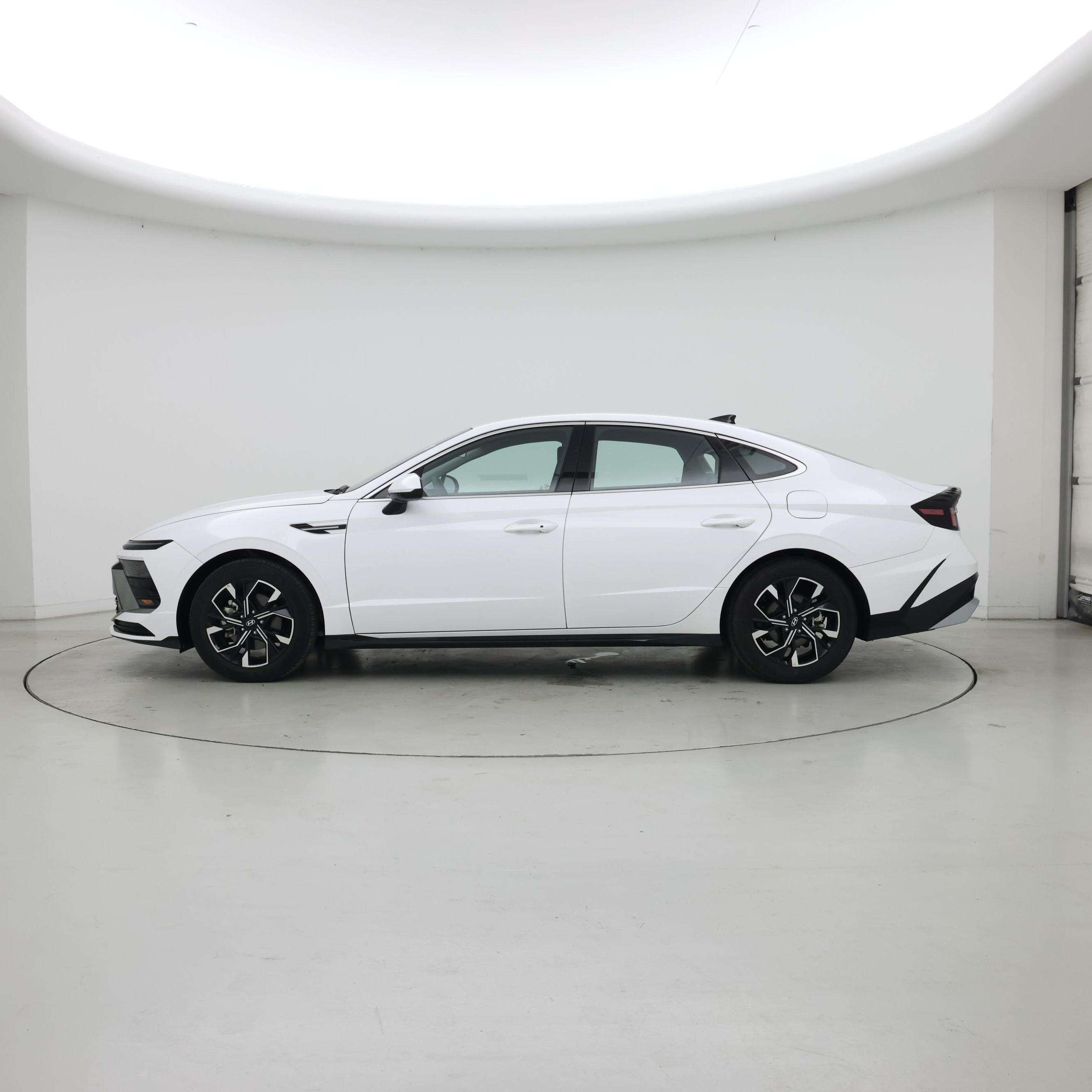 Thumbnail: 2025 Hyundai Sonata - 3