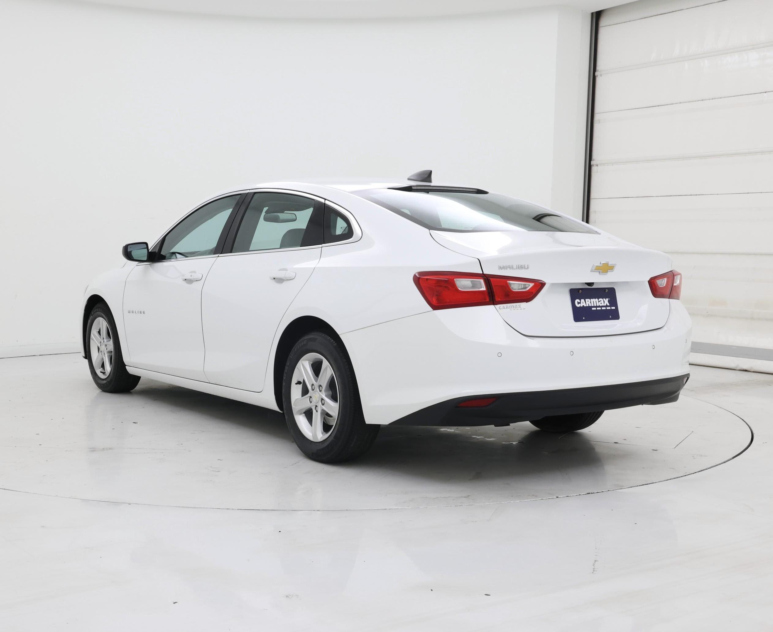 Thumbnail: 2022 Chevrolet Malibu - 2