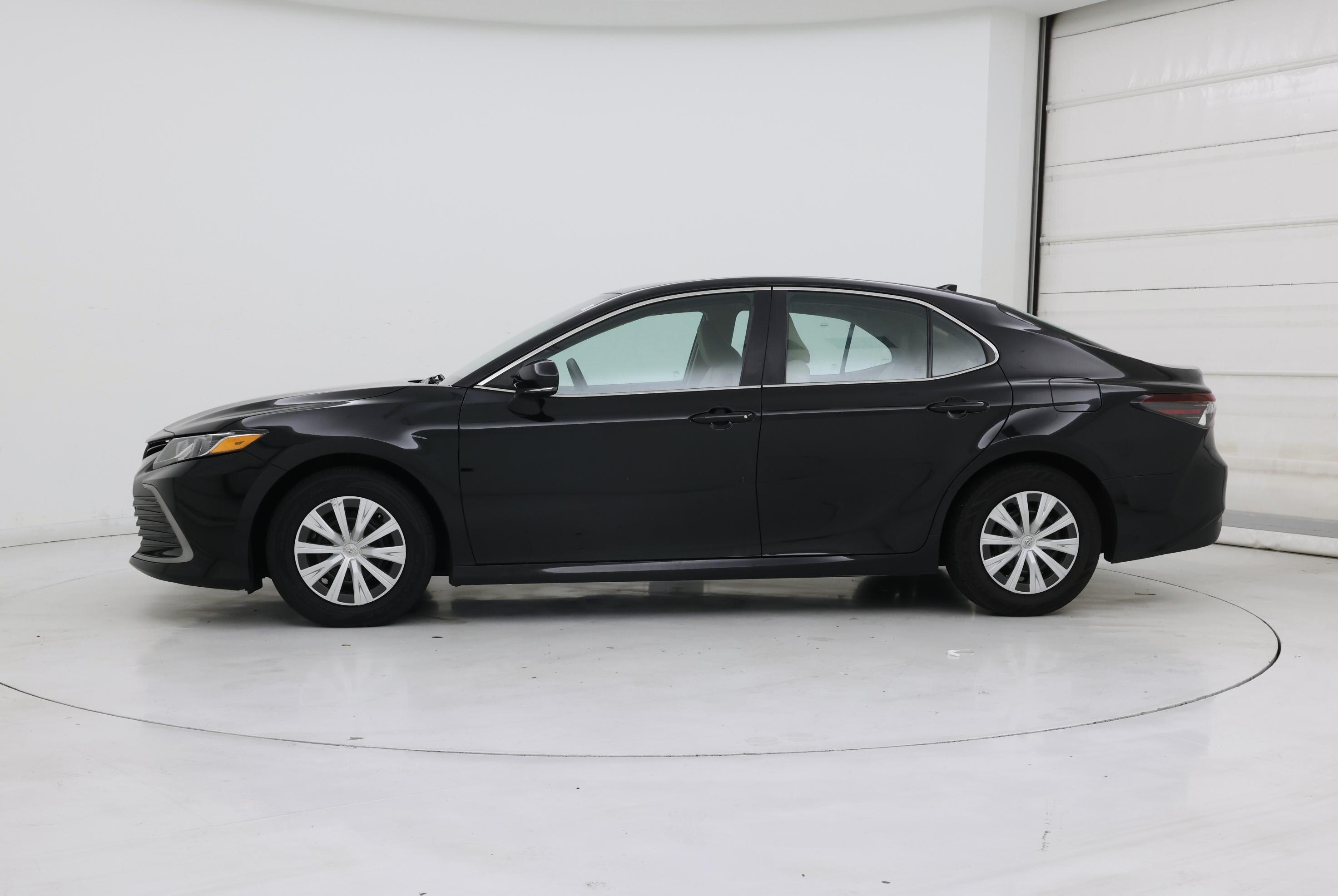 Thumbnail: 2022 Toyota Camry - 3