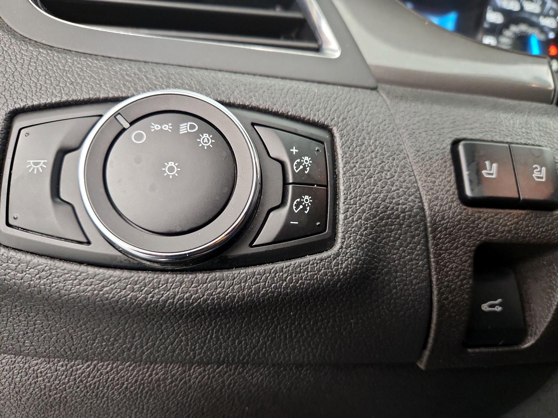 Thumbnail: 2014 Ford Edge - 13