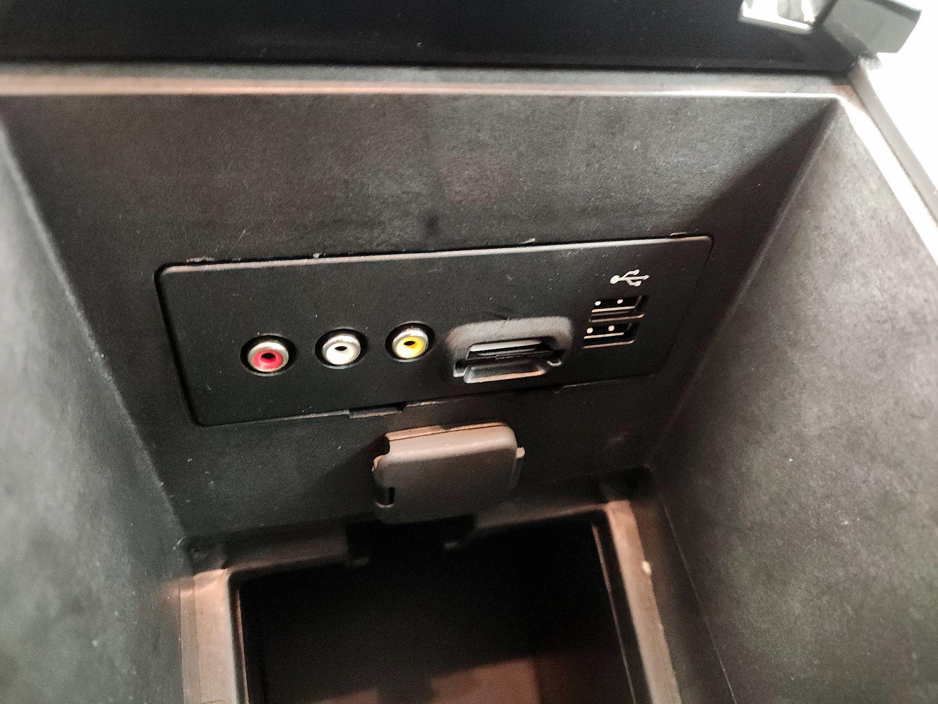 Thumbnail: 2014 Ford Edge - 18