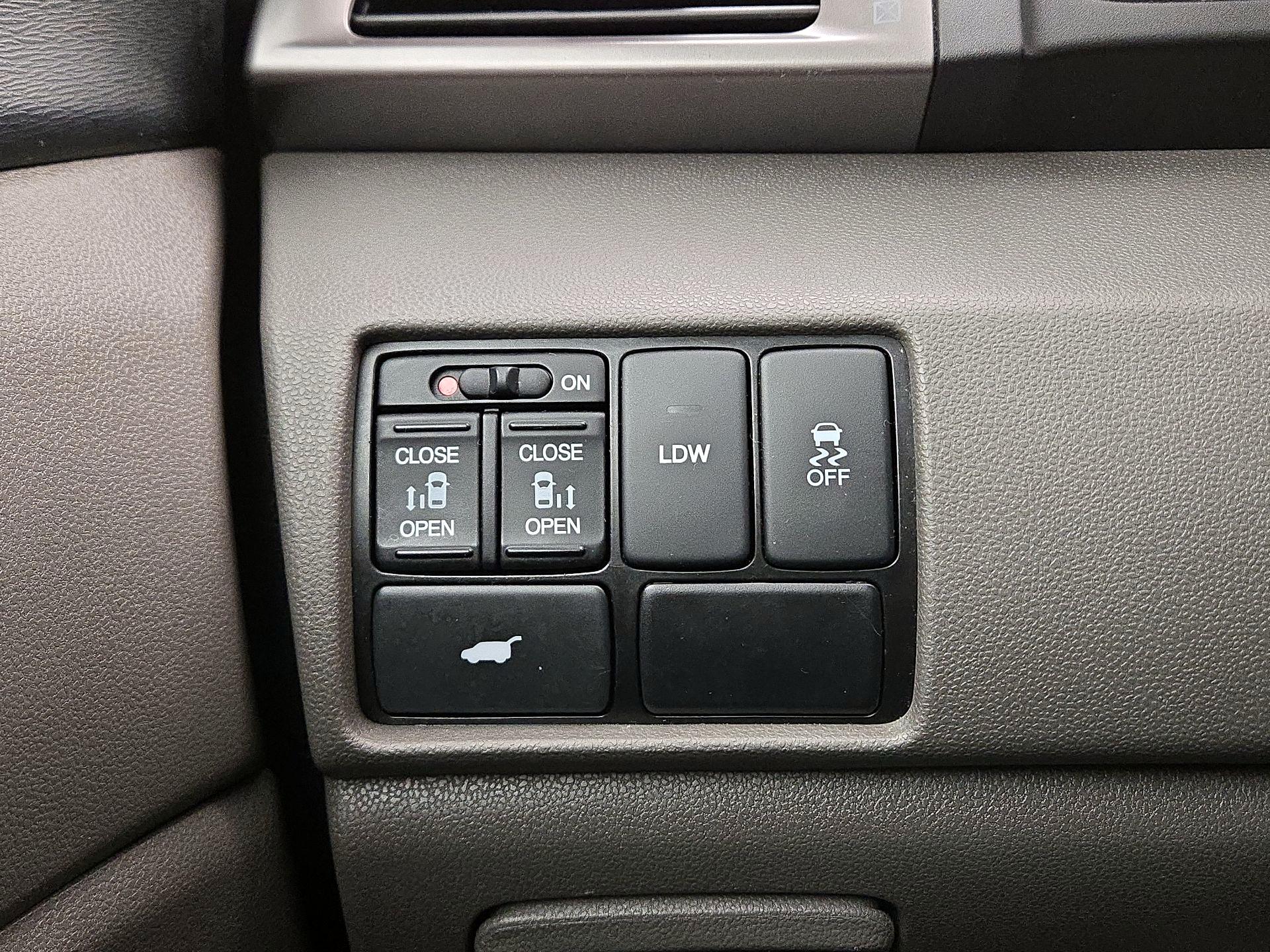 Thumbnail: 2016 Honda Odyssey - 13