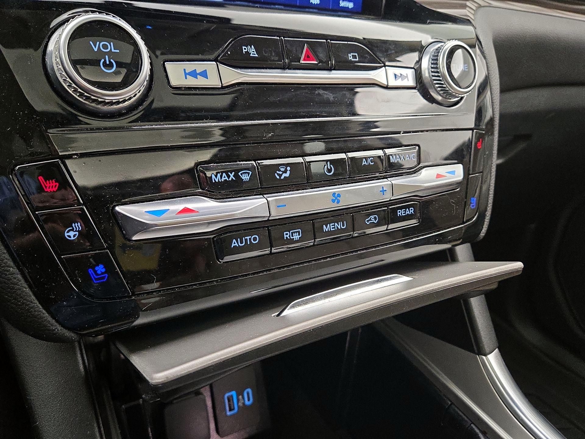 Thumbnail: 2022 Ford Explorer - 16