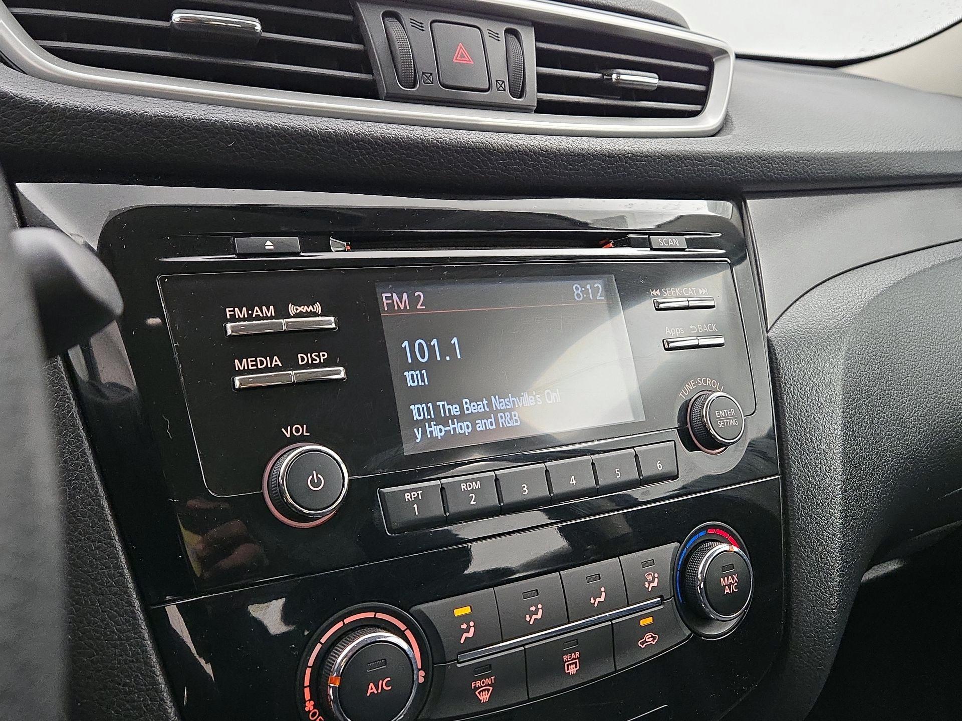 Thumbnail: 2016 Nissan Rogue - 15