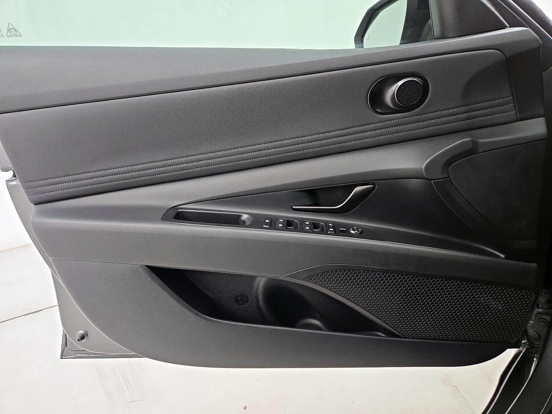 Thumbnail: 2025 Hyundai Elantra - 12