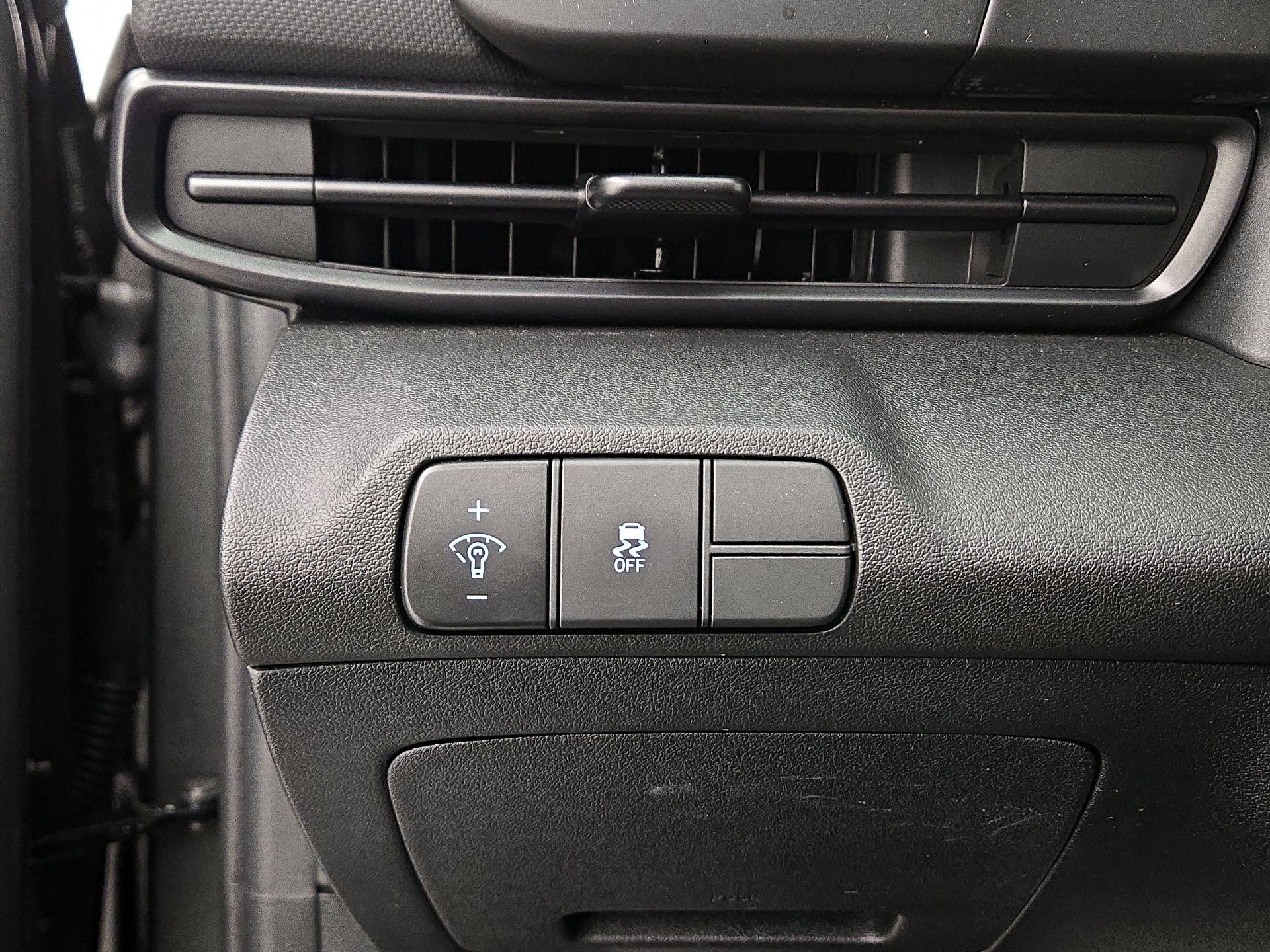 Thumbnail: 2025 Hyundai Elantra - 13