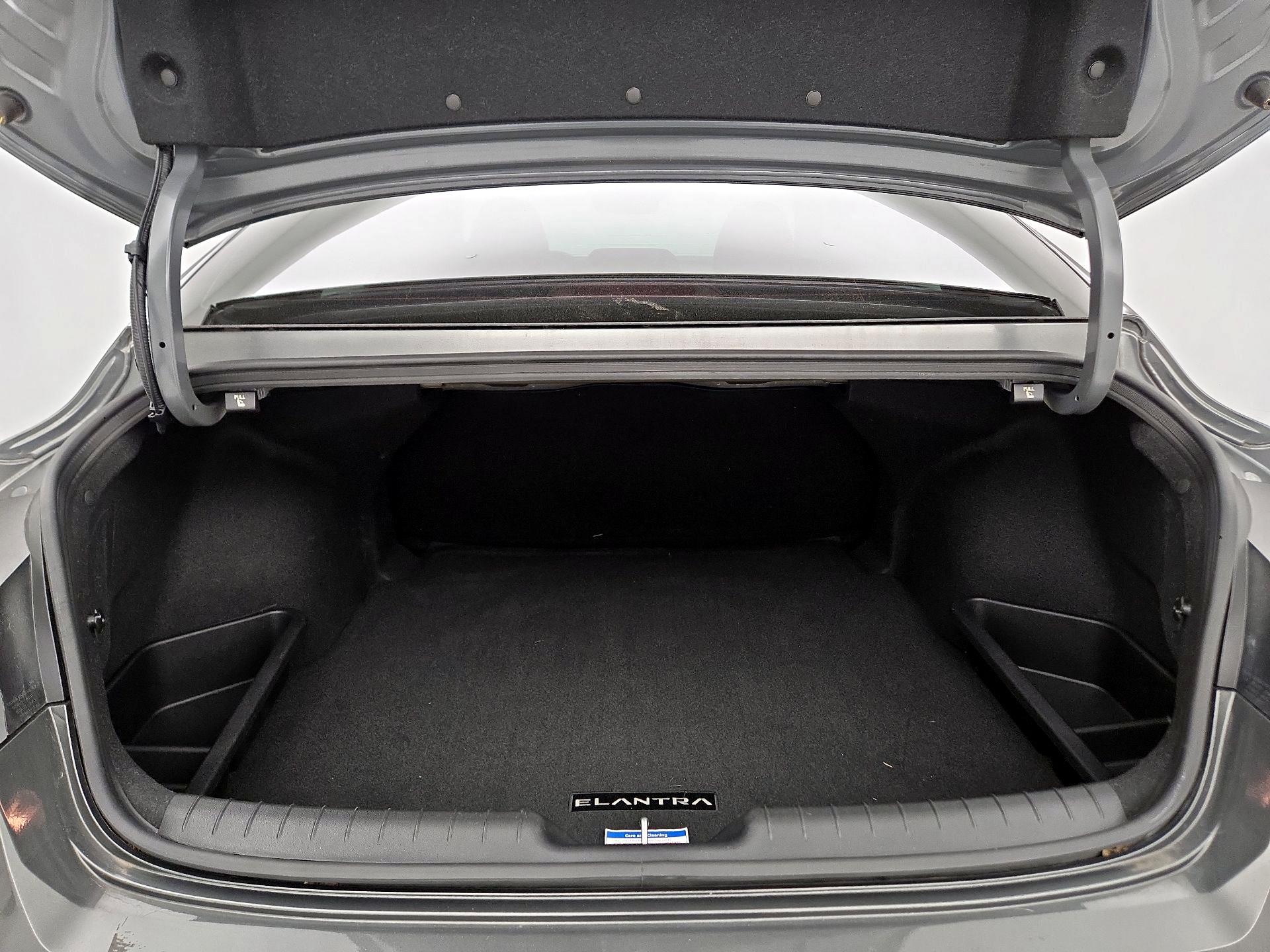 Thumbnail: 2025 Hyundai Elantra - 20